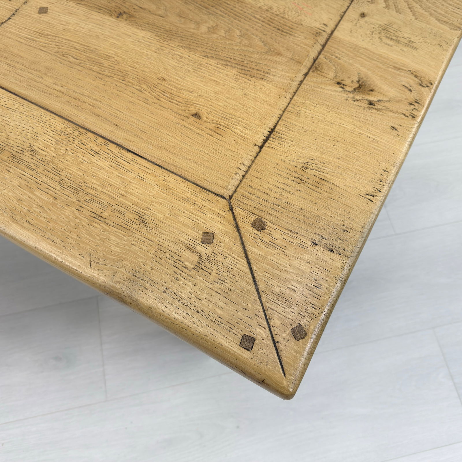 RUSTIC COFFEE TABLE - 10
