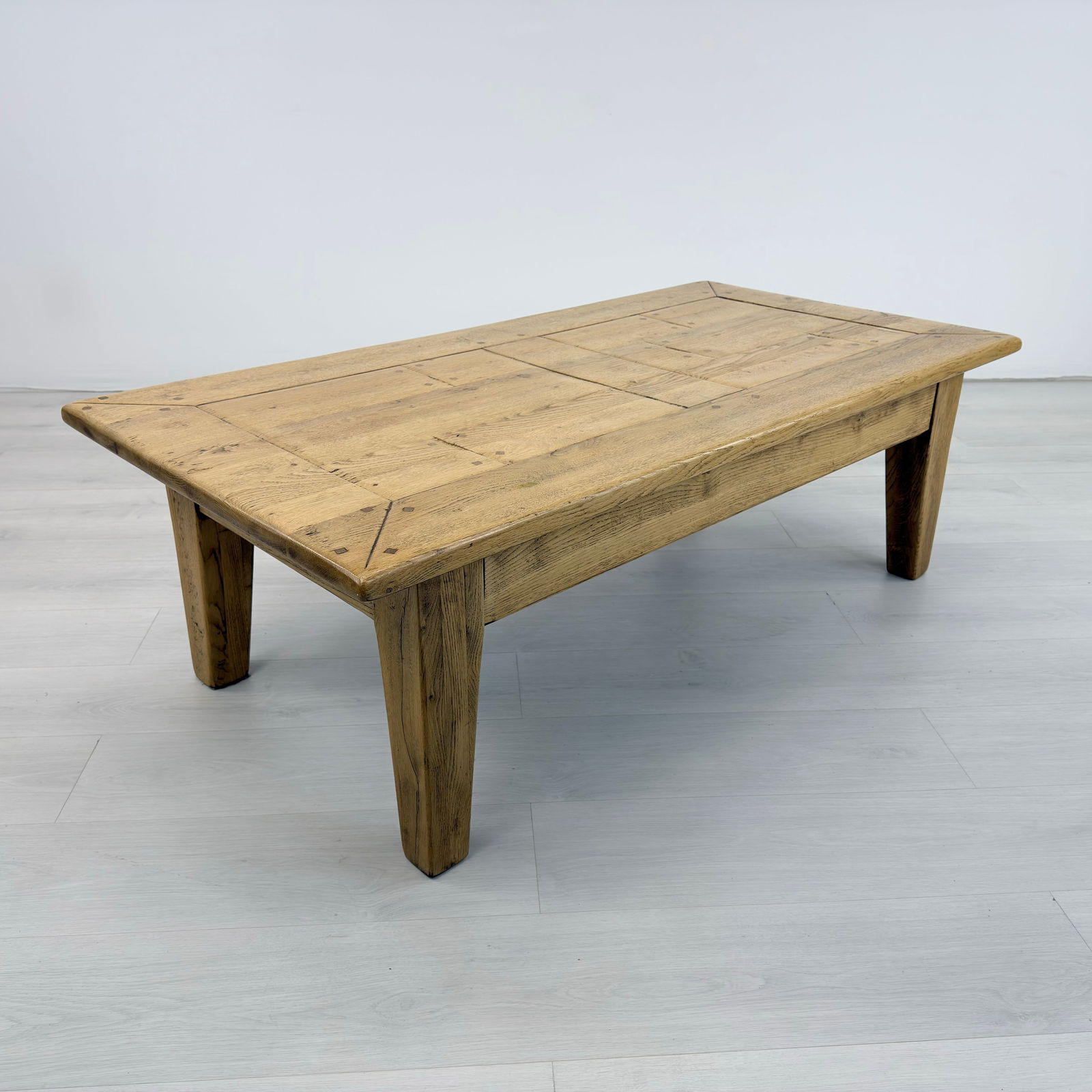 RUSTIC COFFEE TABLE - 5