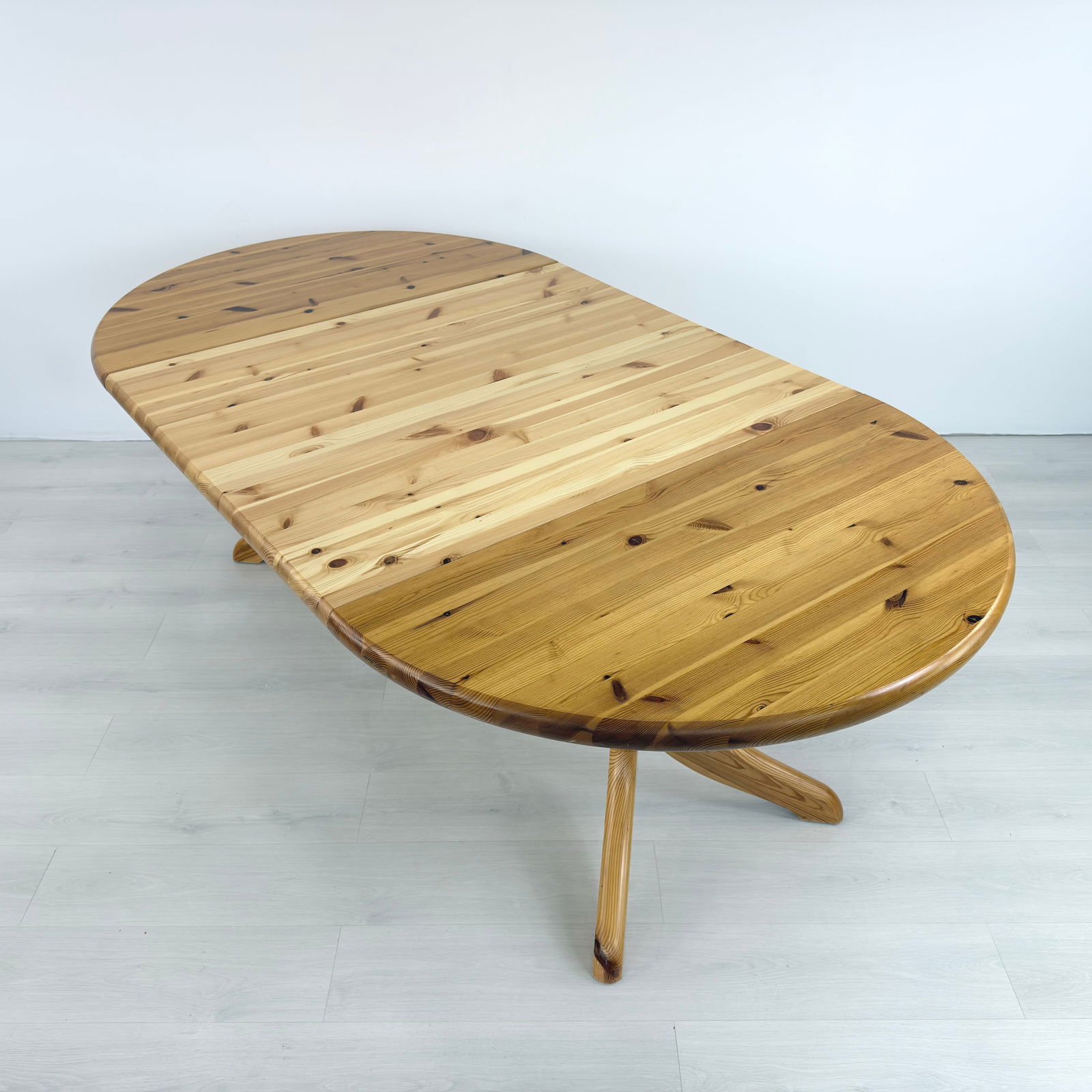 RAINER DAUMILLER EXTENDABLE DINING TABLE - 7