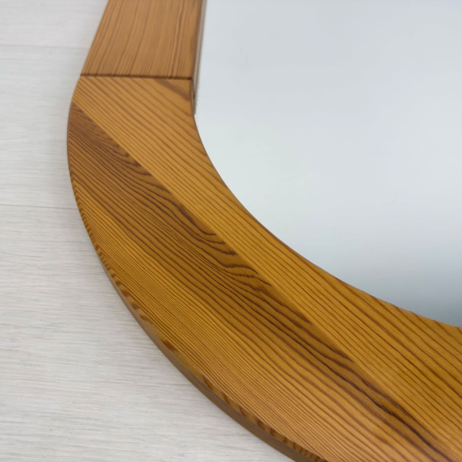 SCANDINAVIAN PINE MIRROR - 6