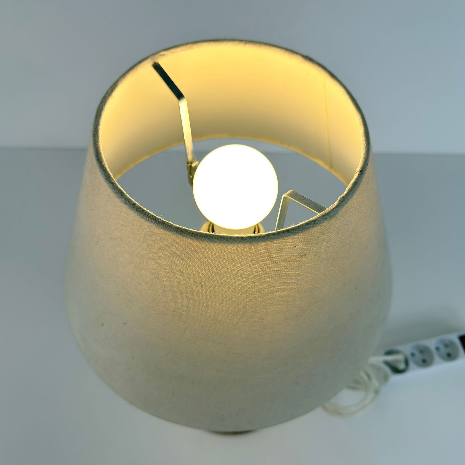 SCANDINAVIAN TABLE LAMP - 4