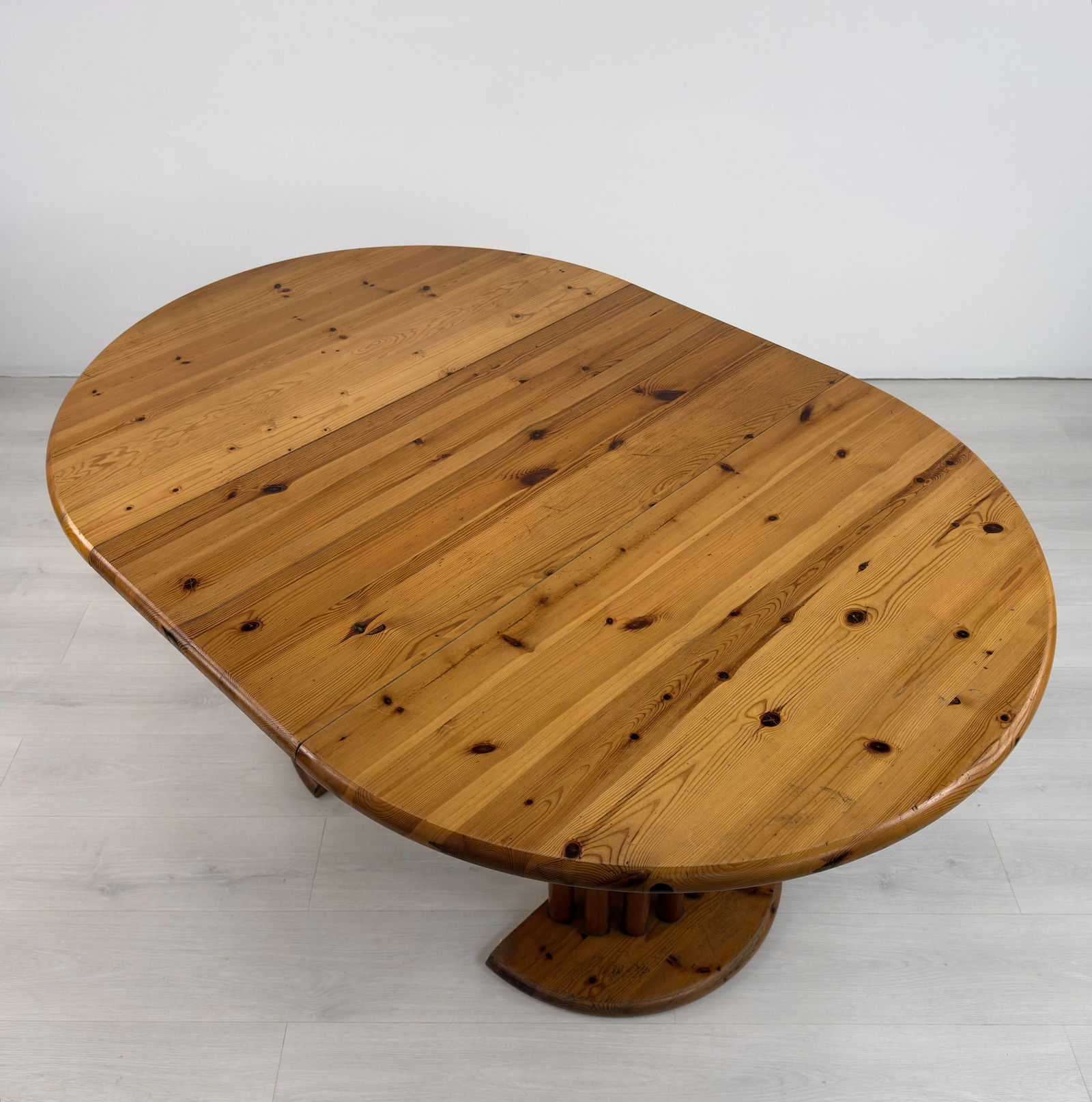 RAINER DAUMILLER EXTENDABLE DINING TABLE - 6