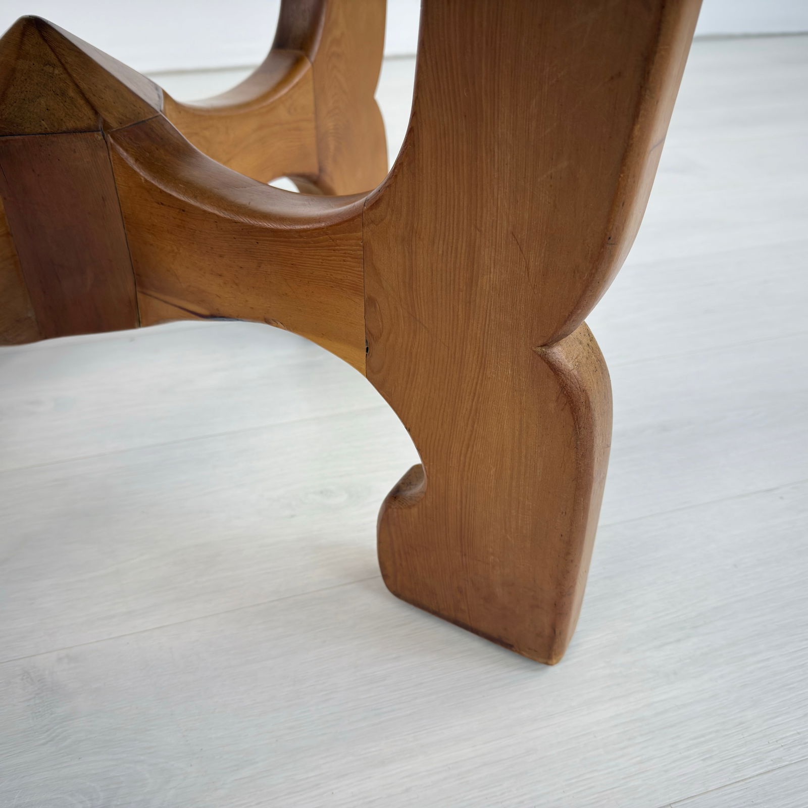 SCANDINAVIAN OCTAGONAL BREAKFAST TABLE - 10