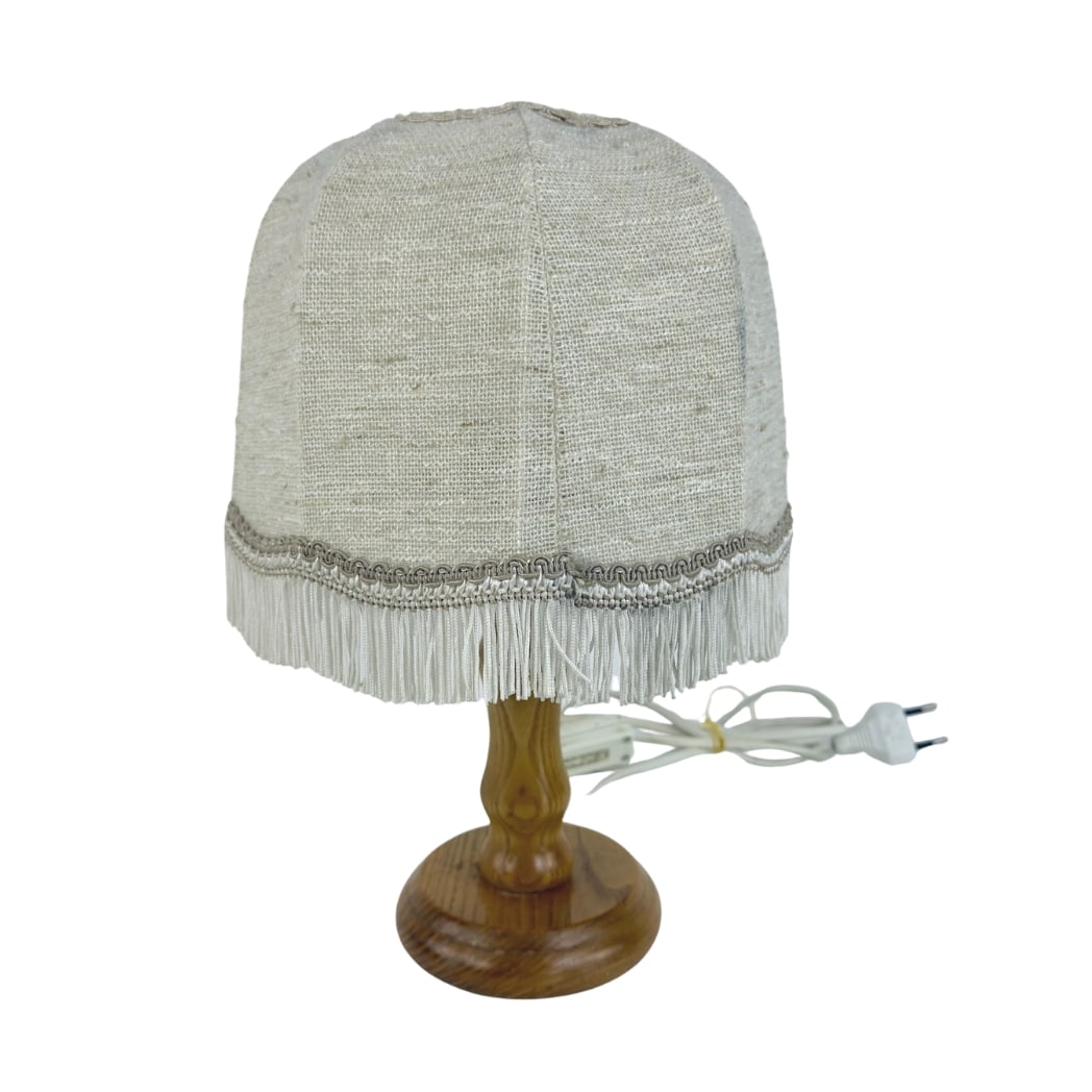 VINTAGE FARMHOUSE TABLE LAMP (1 of 7)