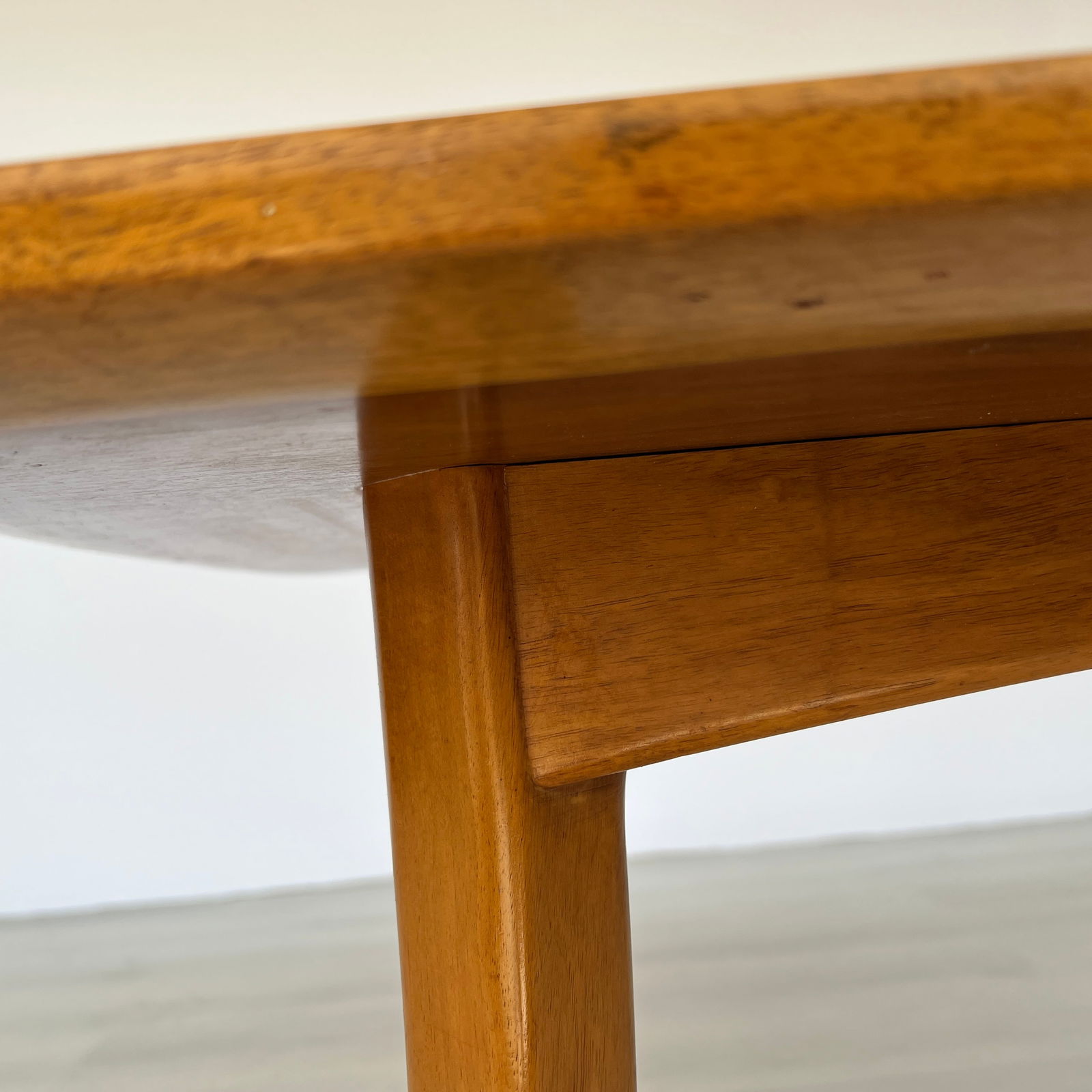 VINTAGE SIDE OR COFFEE TABLE - 7