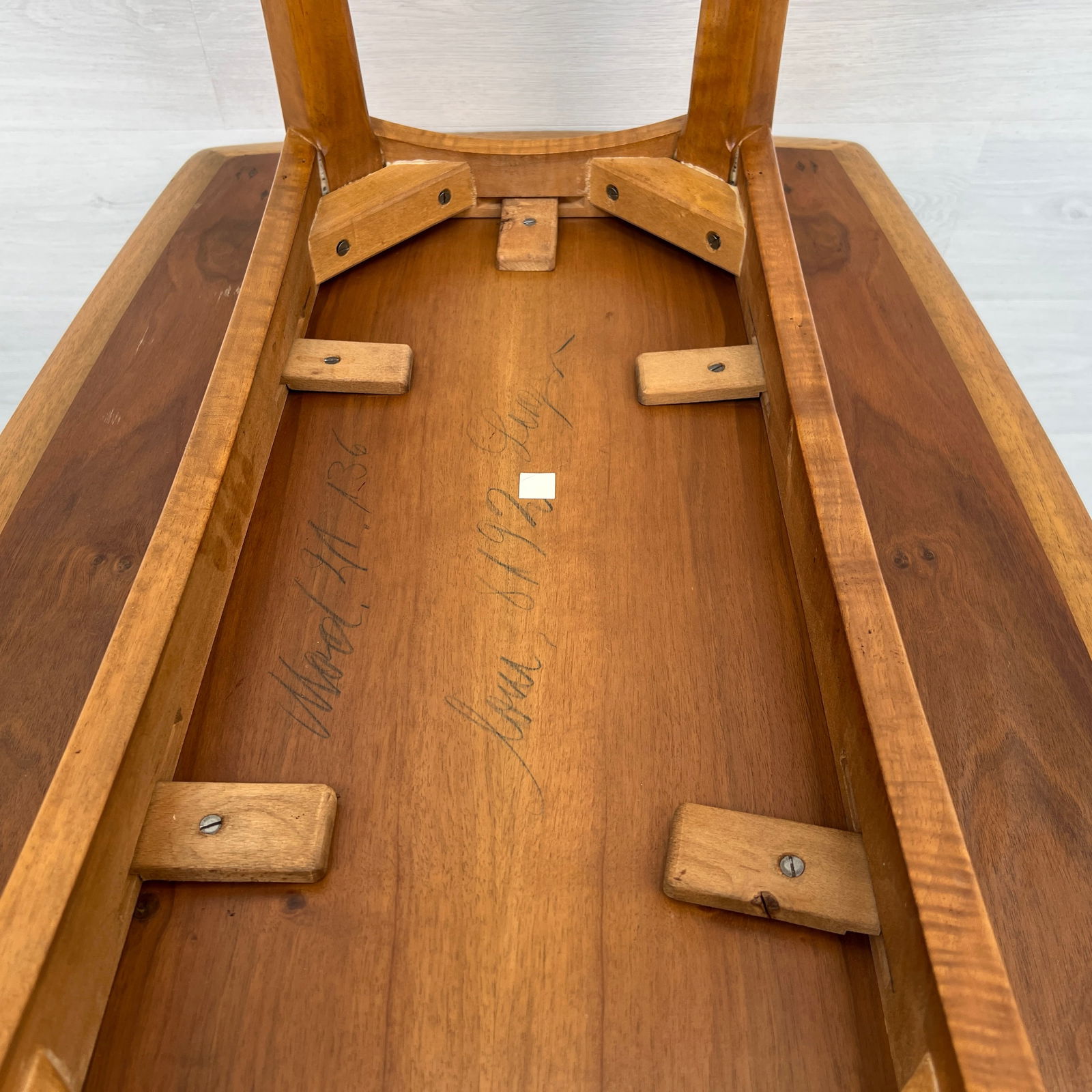 VINTAGE SIDE OR COFFEE TABLE - 9