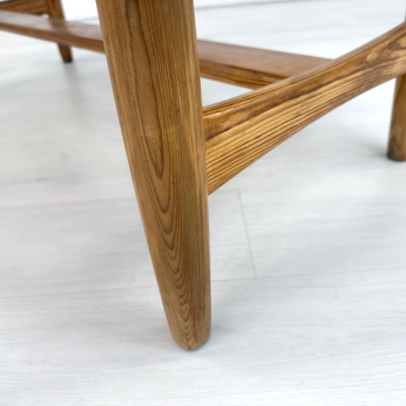 SCANDINAVIAN PINE COFFEE TABLE - 8