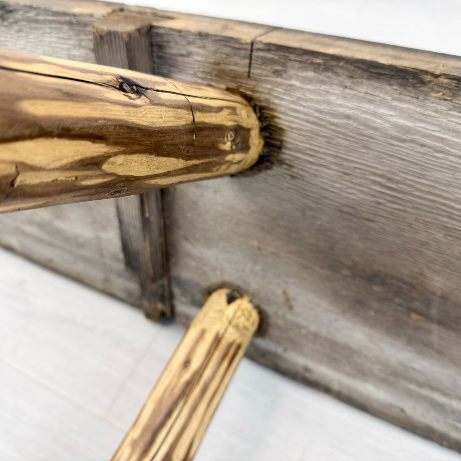 RUSTIC DUTCH BENCH - 9