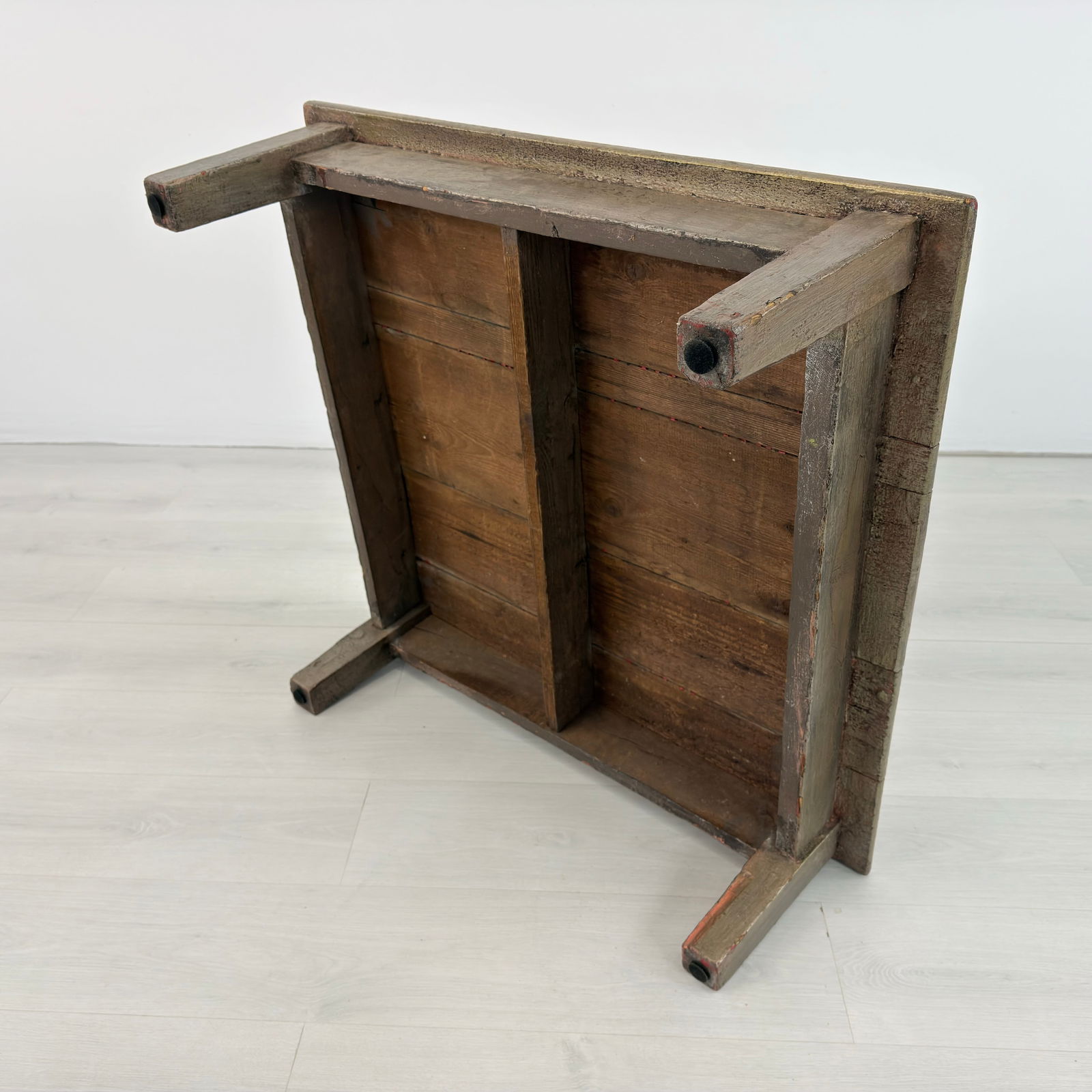 RUSTIC COFFEE TABLE - 9