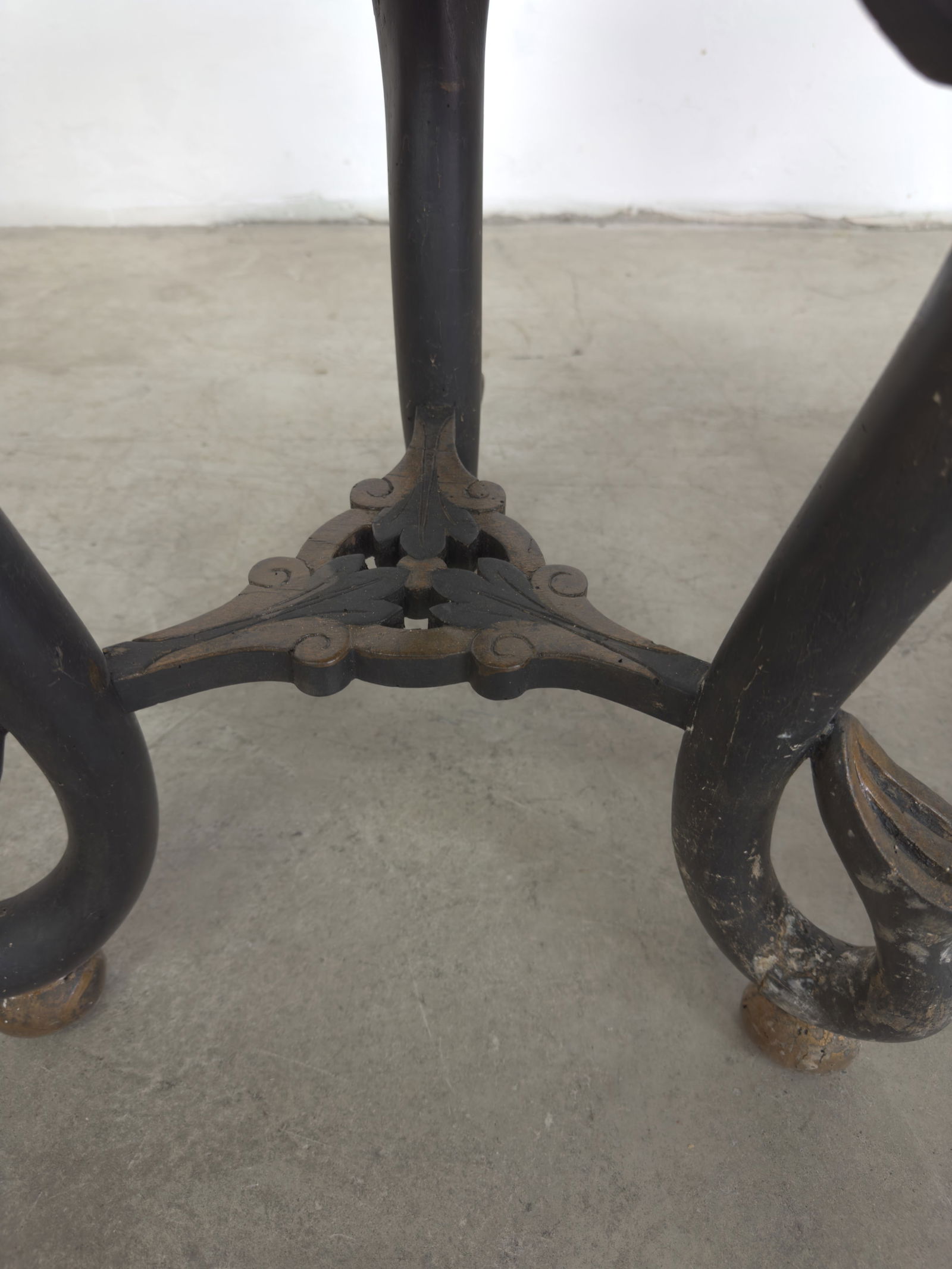 EBONIZED ELEPHANT HEAD SIDE TABLES, A PAIR - 9