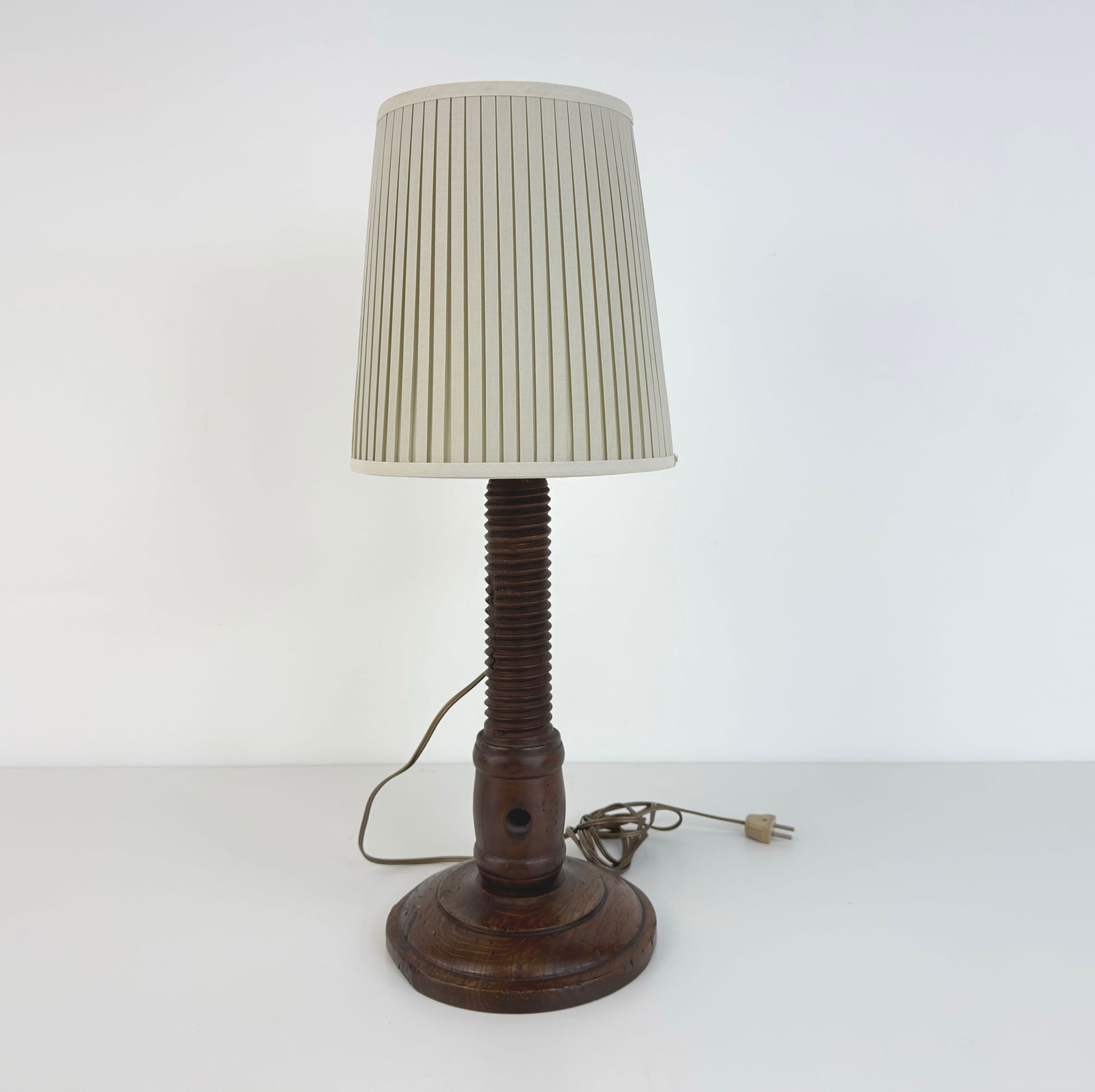 SCANDINAVIAN TABLE LAMP - 2