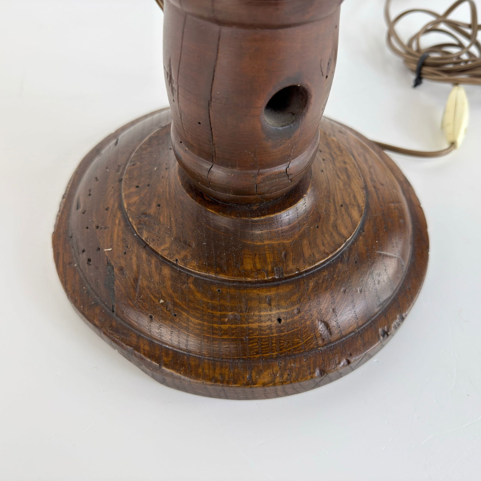 SCANDINAVIAN TABLE LAMP - 8