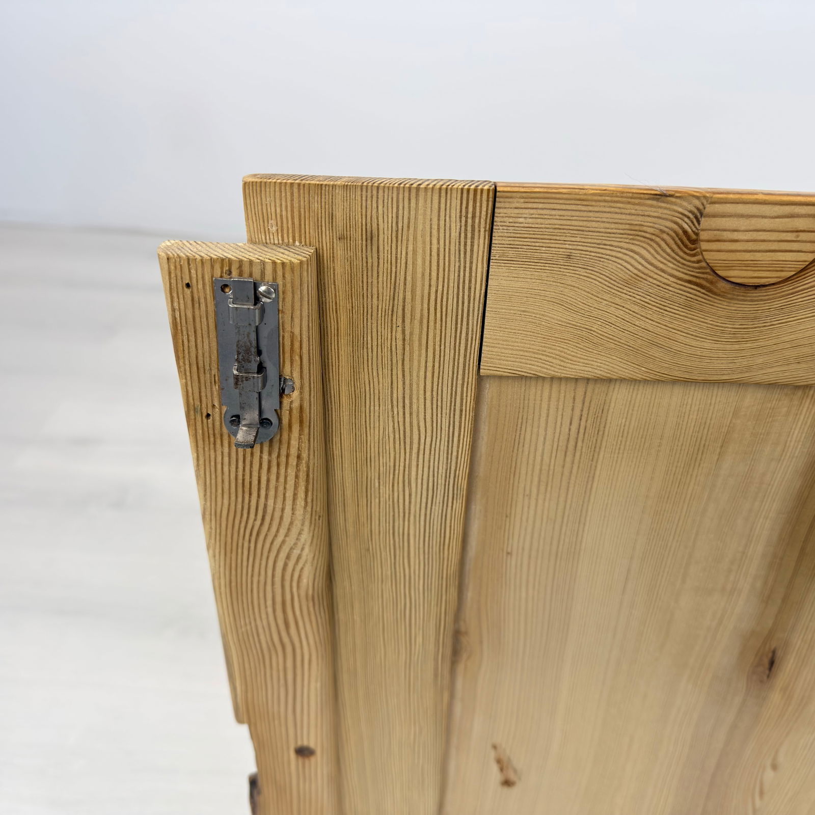 RUSTIC PINE DRESSER - 8