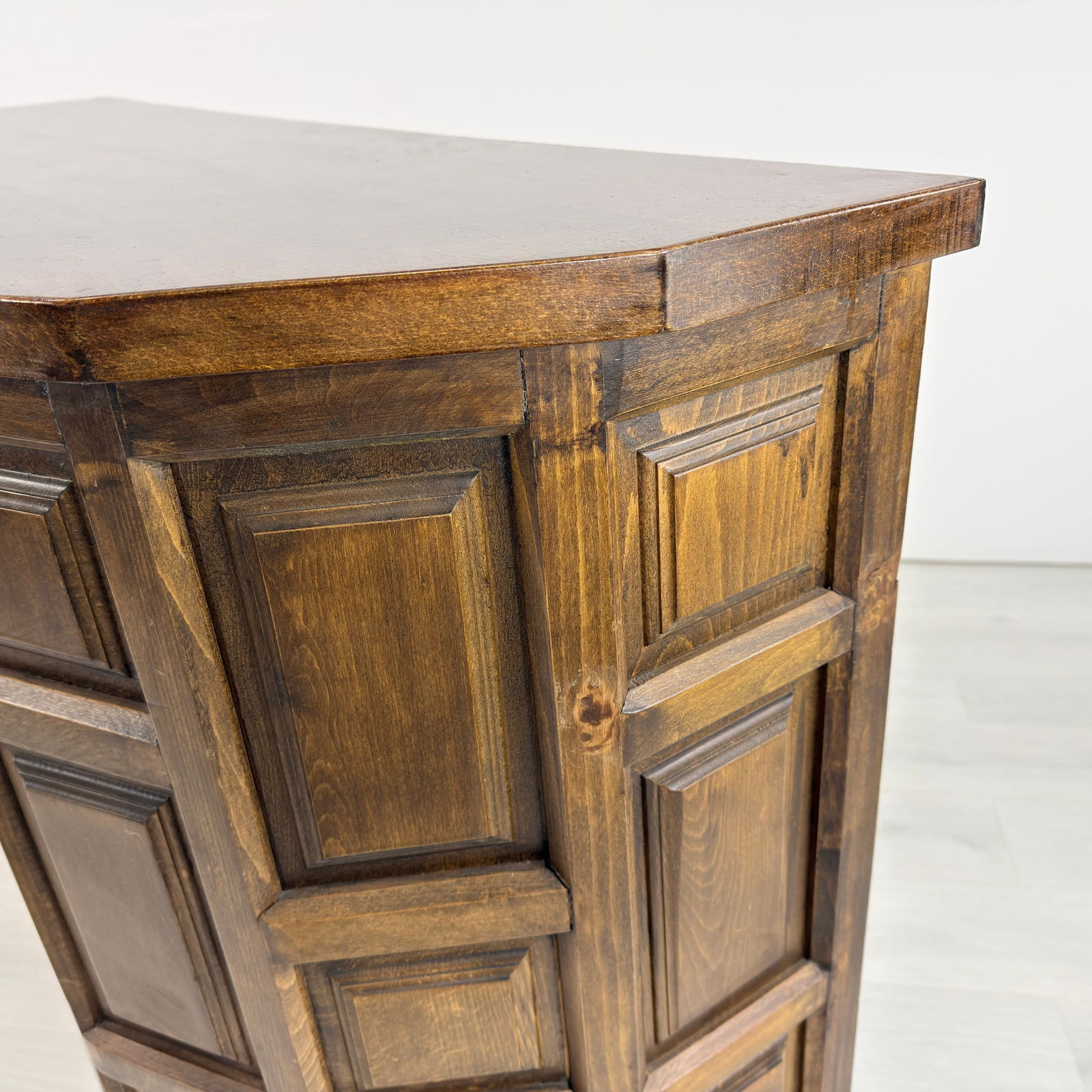 BRUTALIST OAK BAR - 10