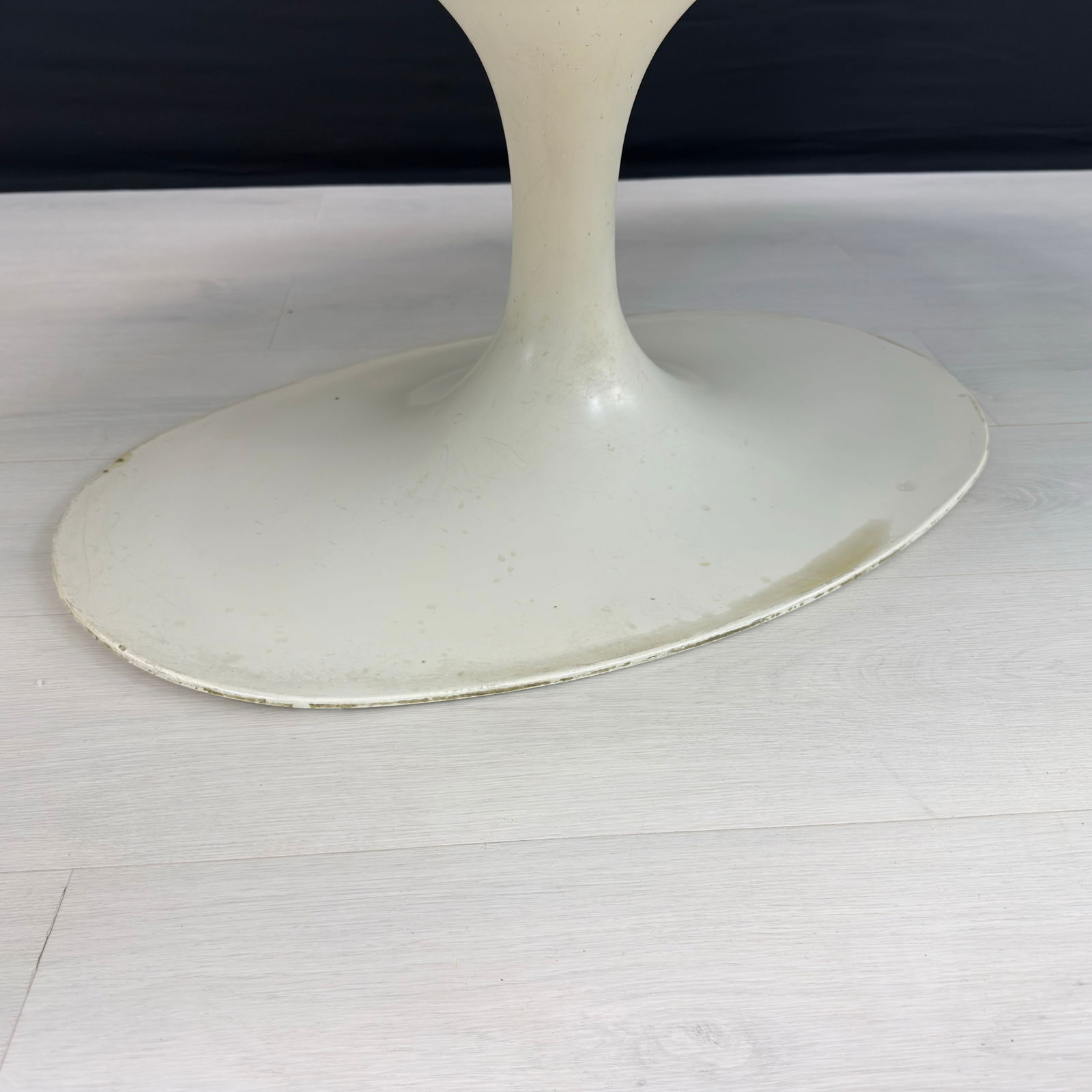 COFFEE TABLE AFTER EERO SAARINEN TULIP - 13