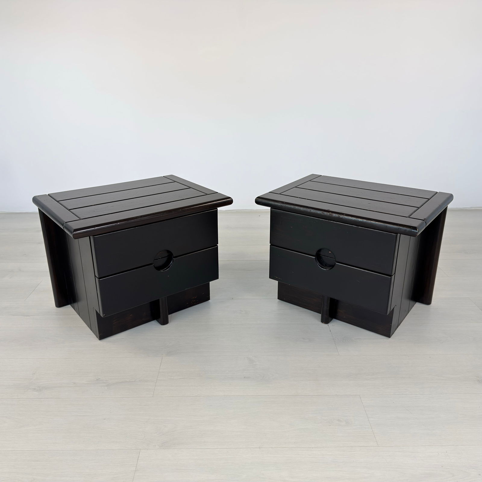 BRUTALIST BEDSIDE TABLES, A PAIR - 2