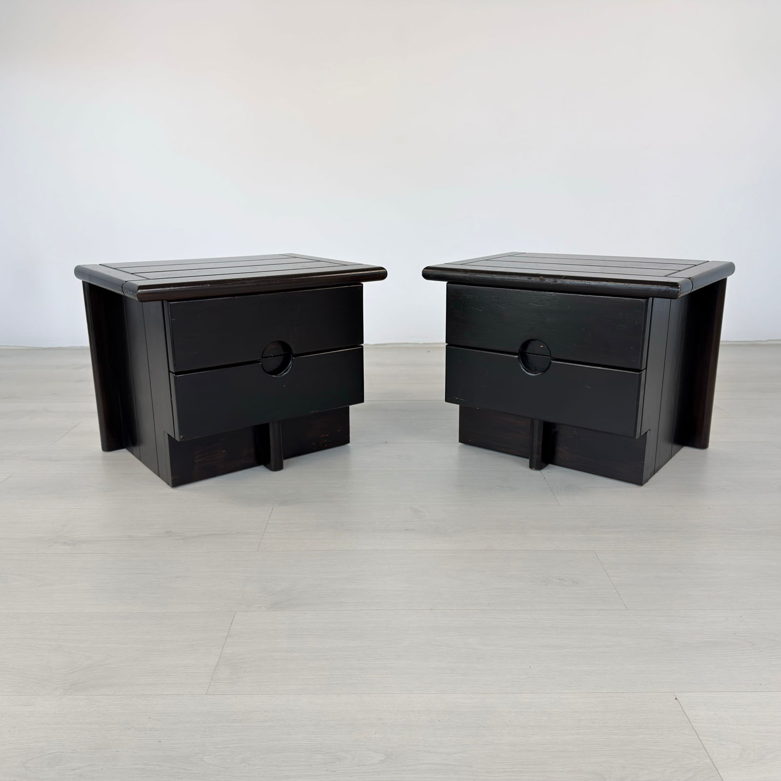 BRUTALIST BEDSIDE TABLES, A PAIR - 4