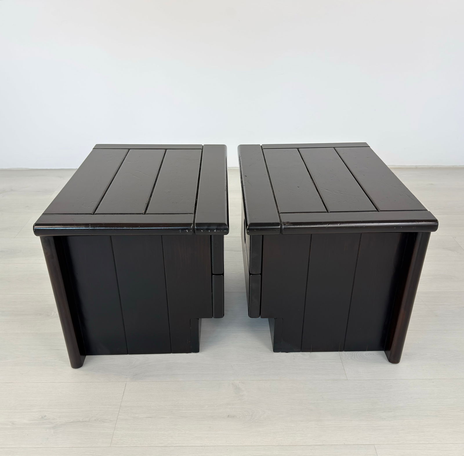 BRUTALIST BEDSIDE TABLES, A PAIR - 6
