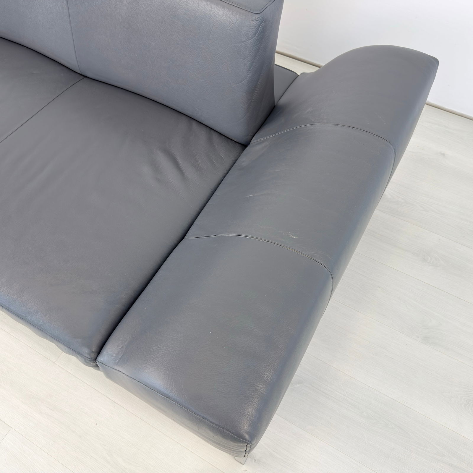 DE SEDE TWO-SEATER SOFA - 14