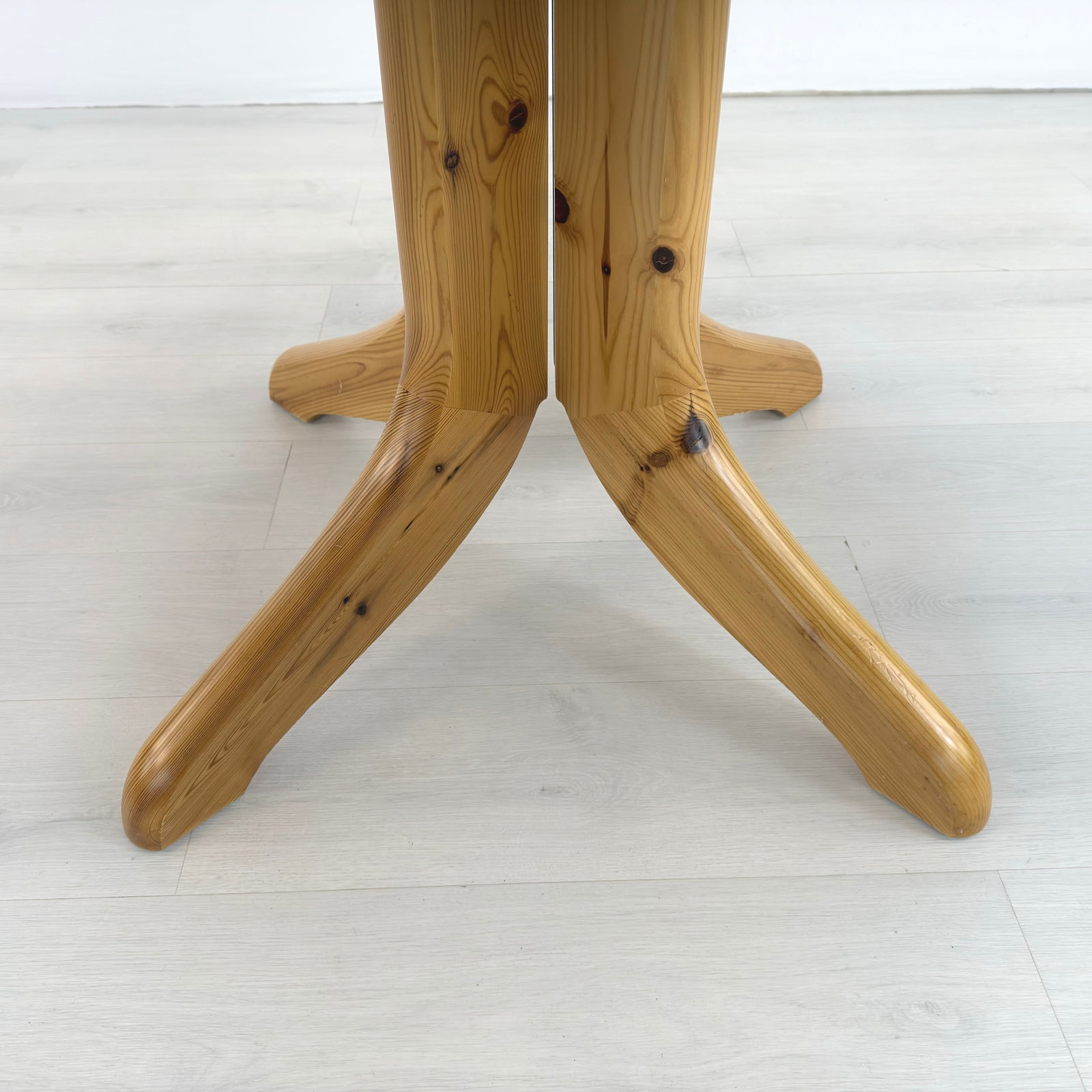 ATTR RAINER DAUMILLER EXTENDABLE DINING TABLE - 15