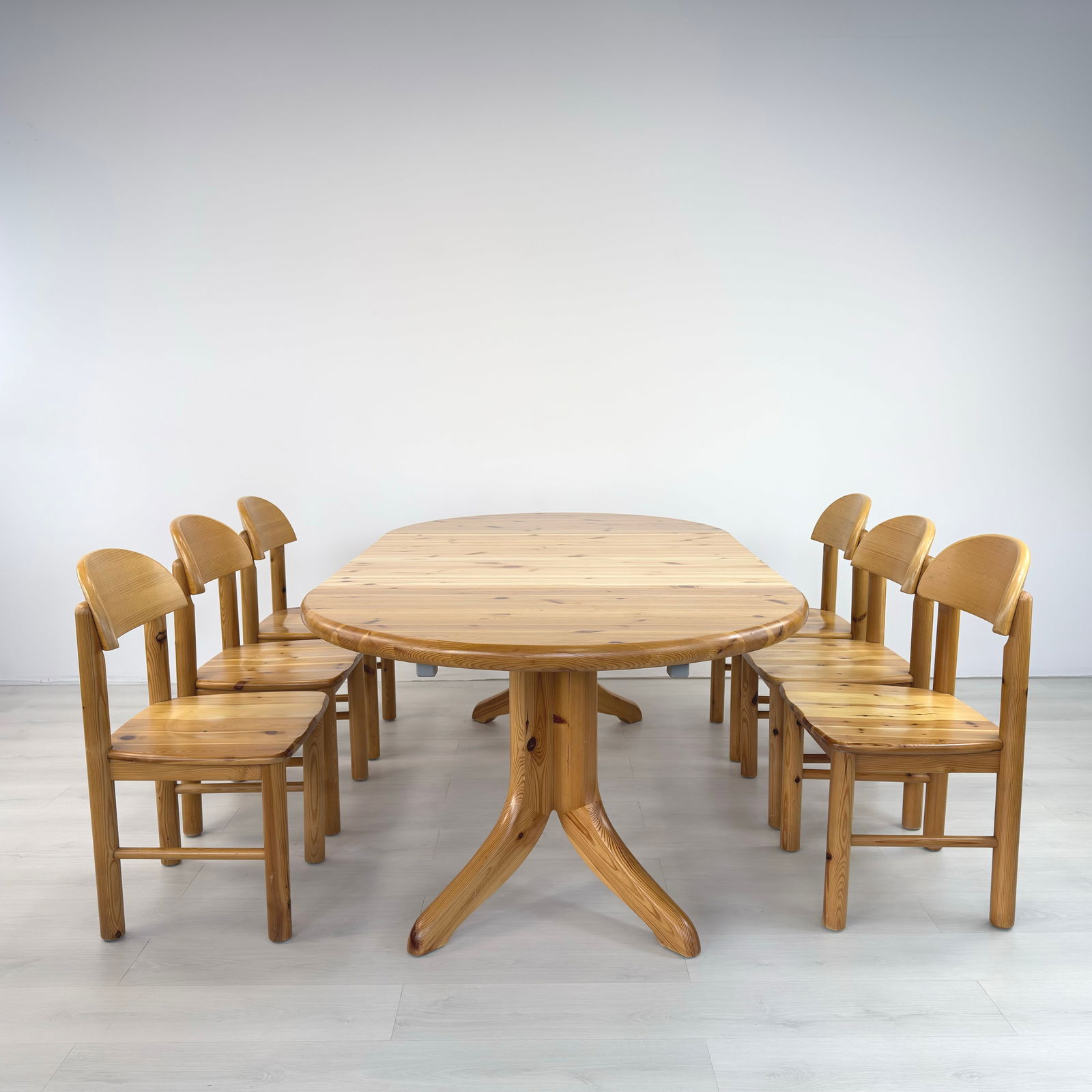 ATTR RAINER DAUMILLER EXTENDABLE DINING TABLE - 16