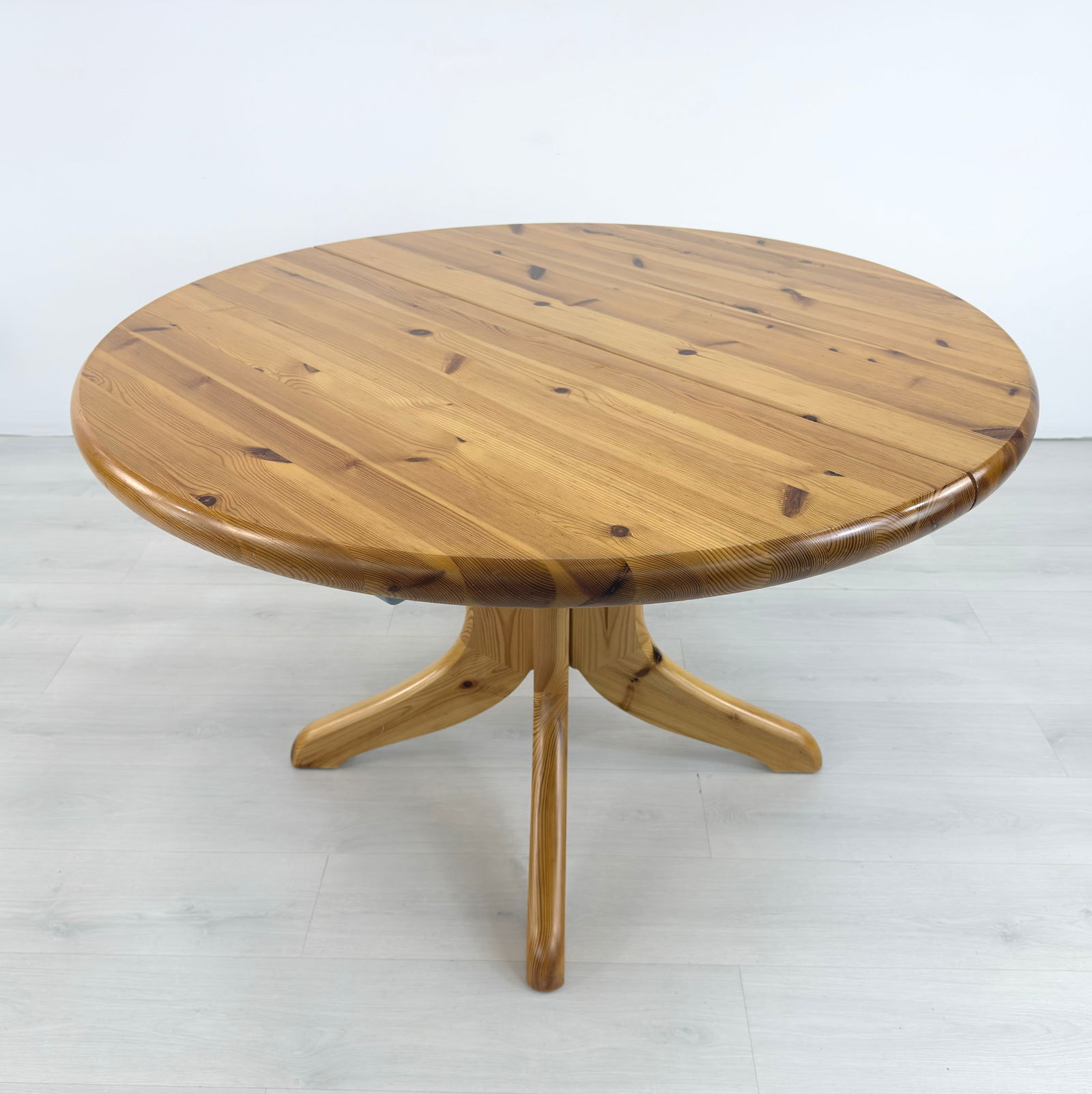 ATTR RAINER DAUMILLER EXTENDABLE DINING TABLE - 3