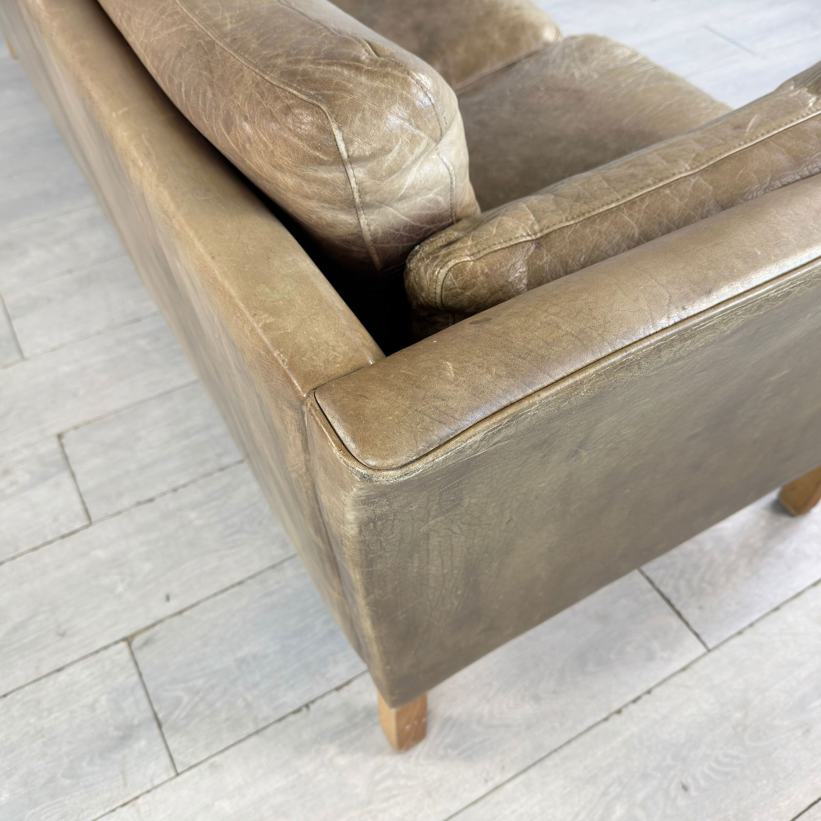 MOGENS HANSEN THREE-SEATER SOFA - 11