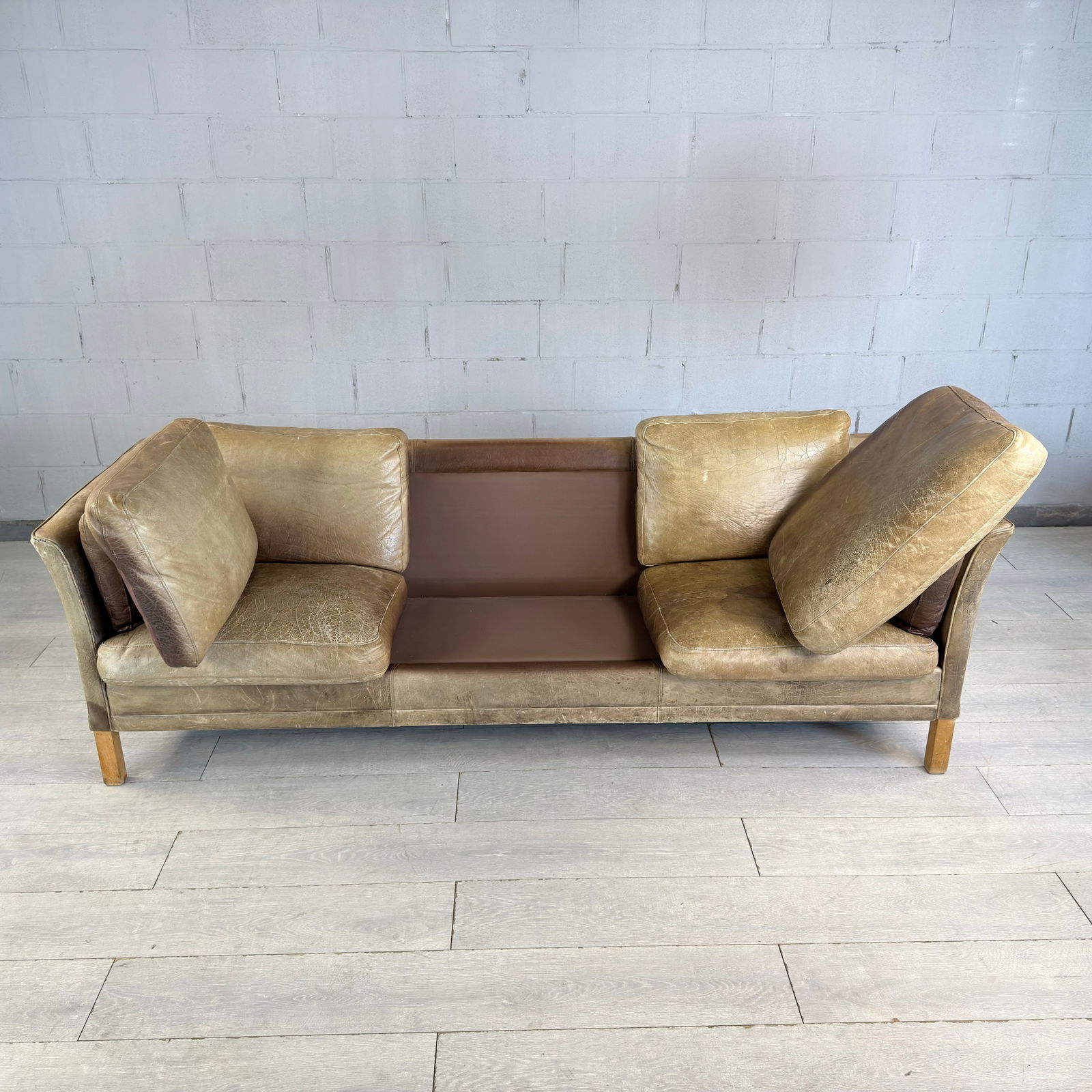 MOGENS HANSEN THREE-SEATER SOFA - 4