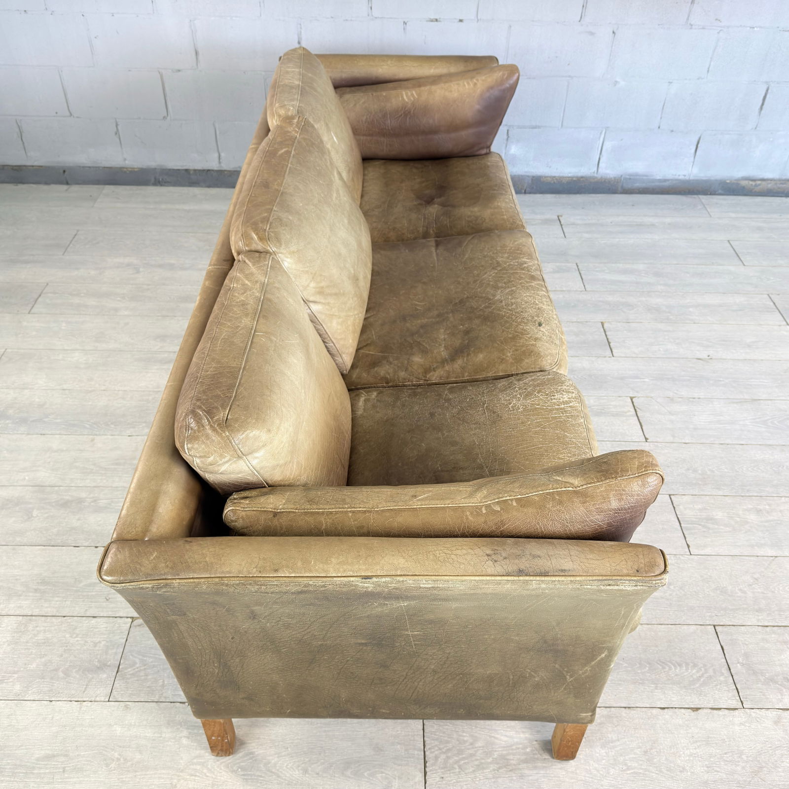 MOGENS HANSEN THREE-SEATER SOFA - 5