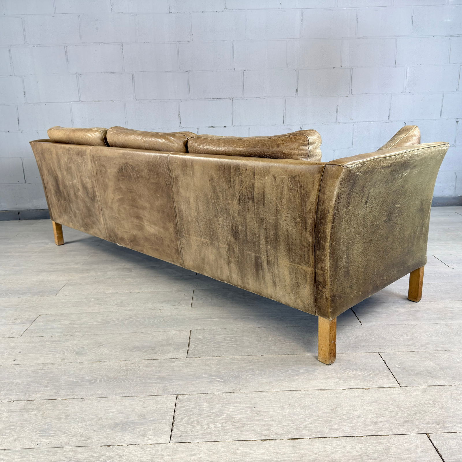 MOGENS HANSEN THREE-SEATER SOFA - 6