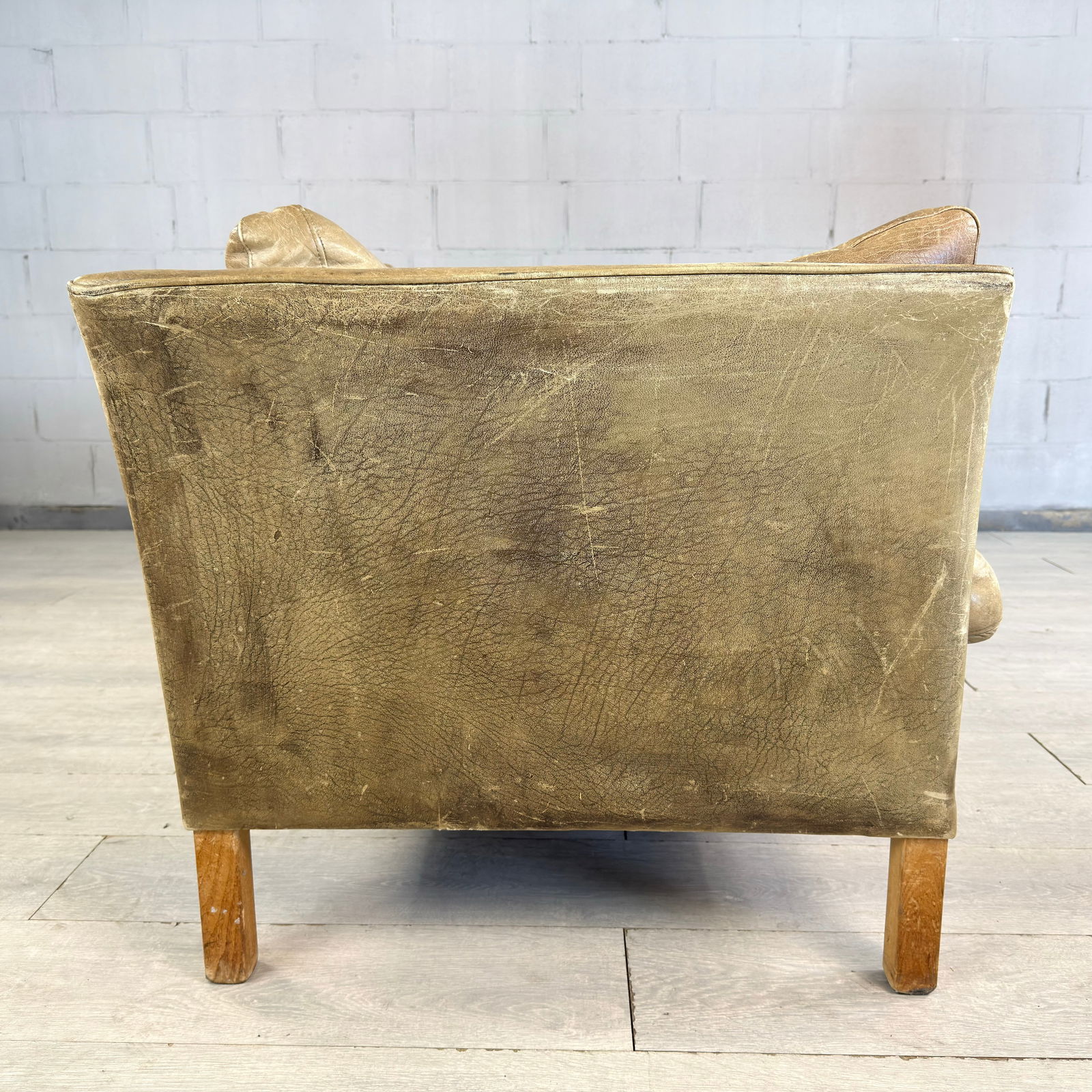 MOGENS HANSEN THREE-SEATER SOFA - 7