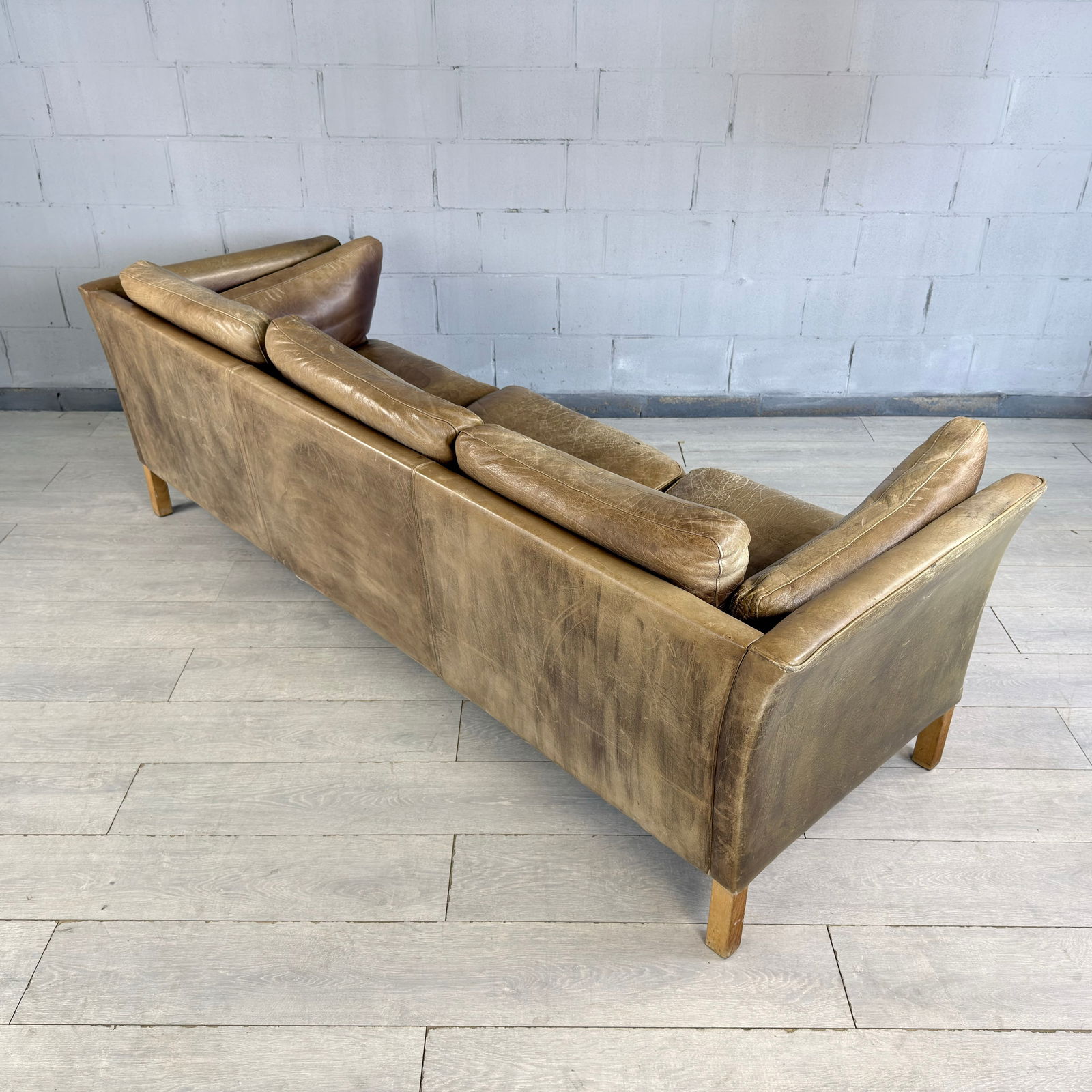 MOGENS HANSEN THREE-SEATER SOFA - 8