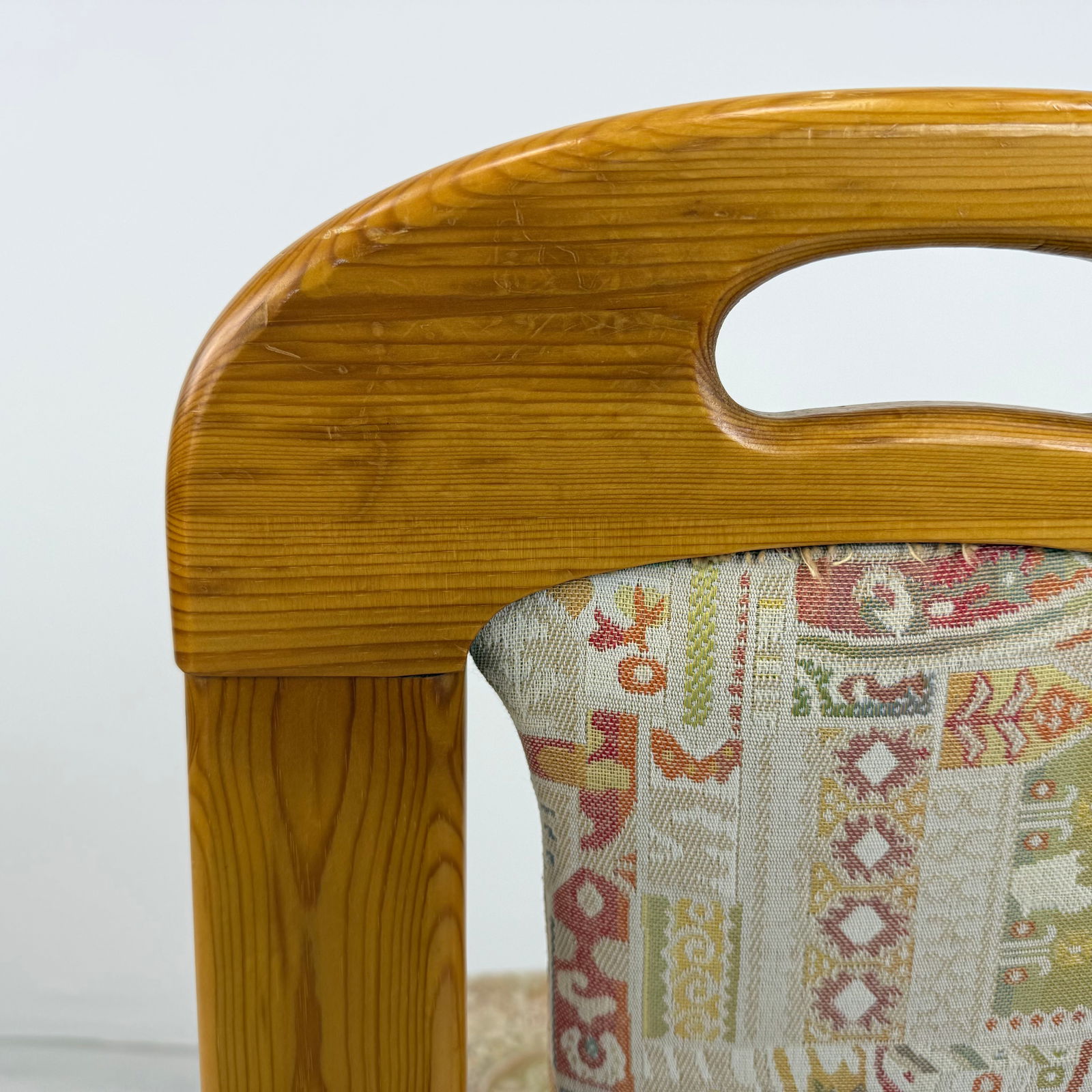 (7) SCANDINAVIAN PINE DINING CHAIRS - 11