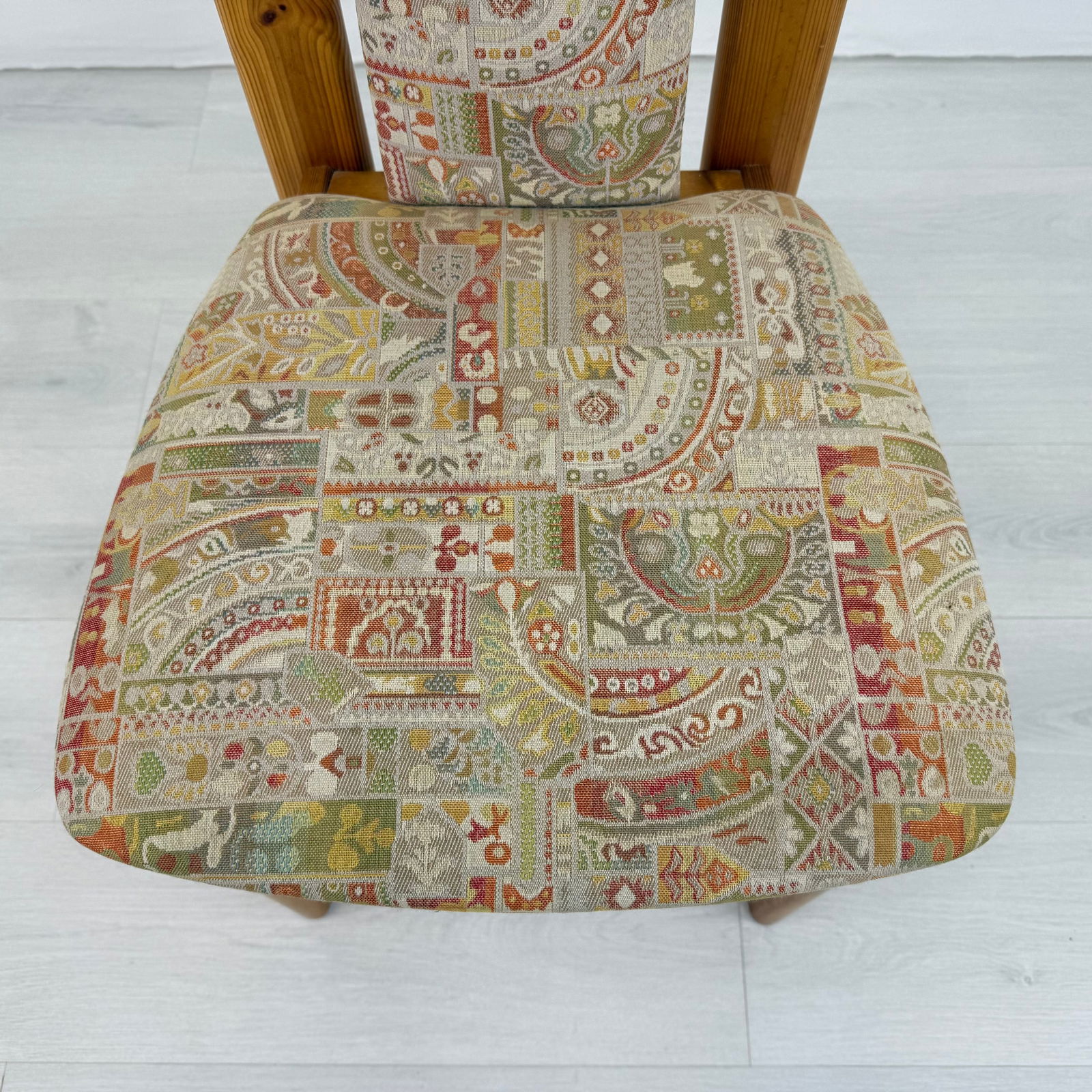 (7) SCANDINAVIAN PINE DINING CHAIRS - 7