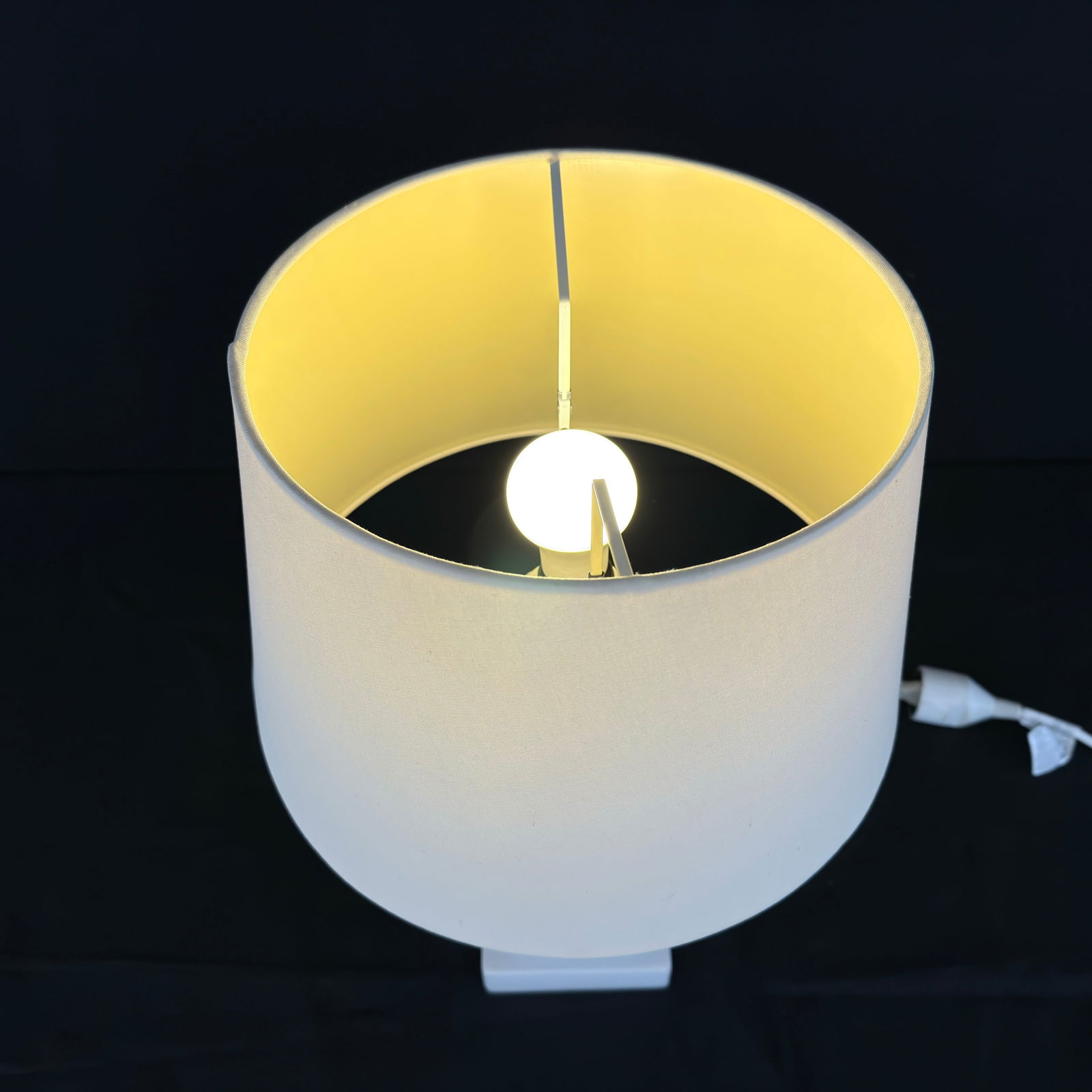 VINTAGE CERAMIC TABLE LAMP - 3