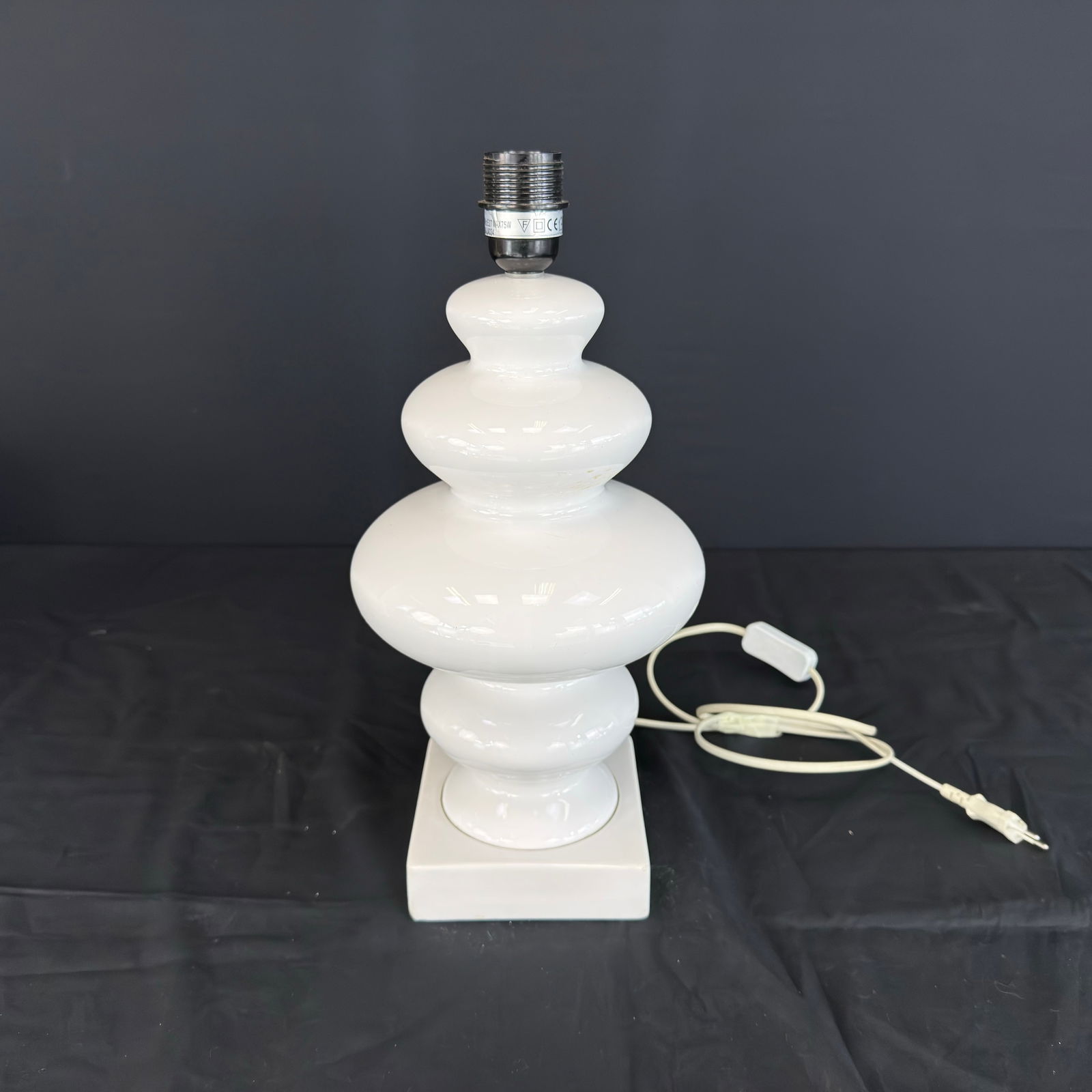 VINTAGE CERAMIC TABLE LAMP - 5
