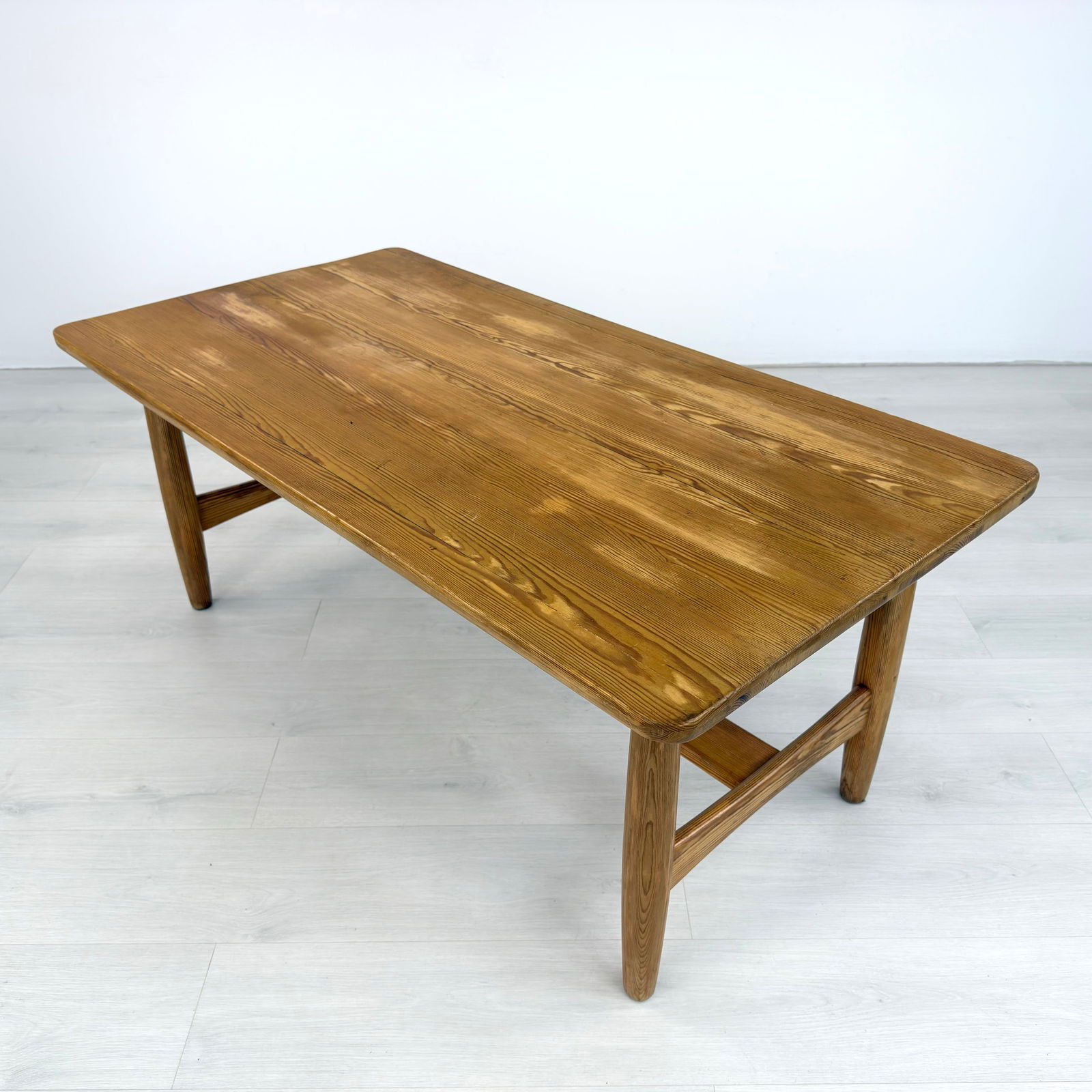 SCANDINAVIAN PINE COFFEE TABLE - 3