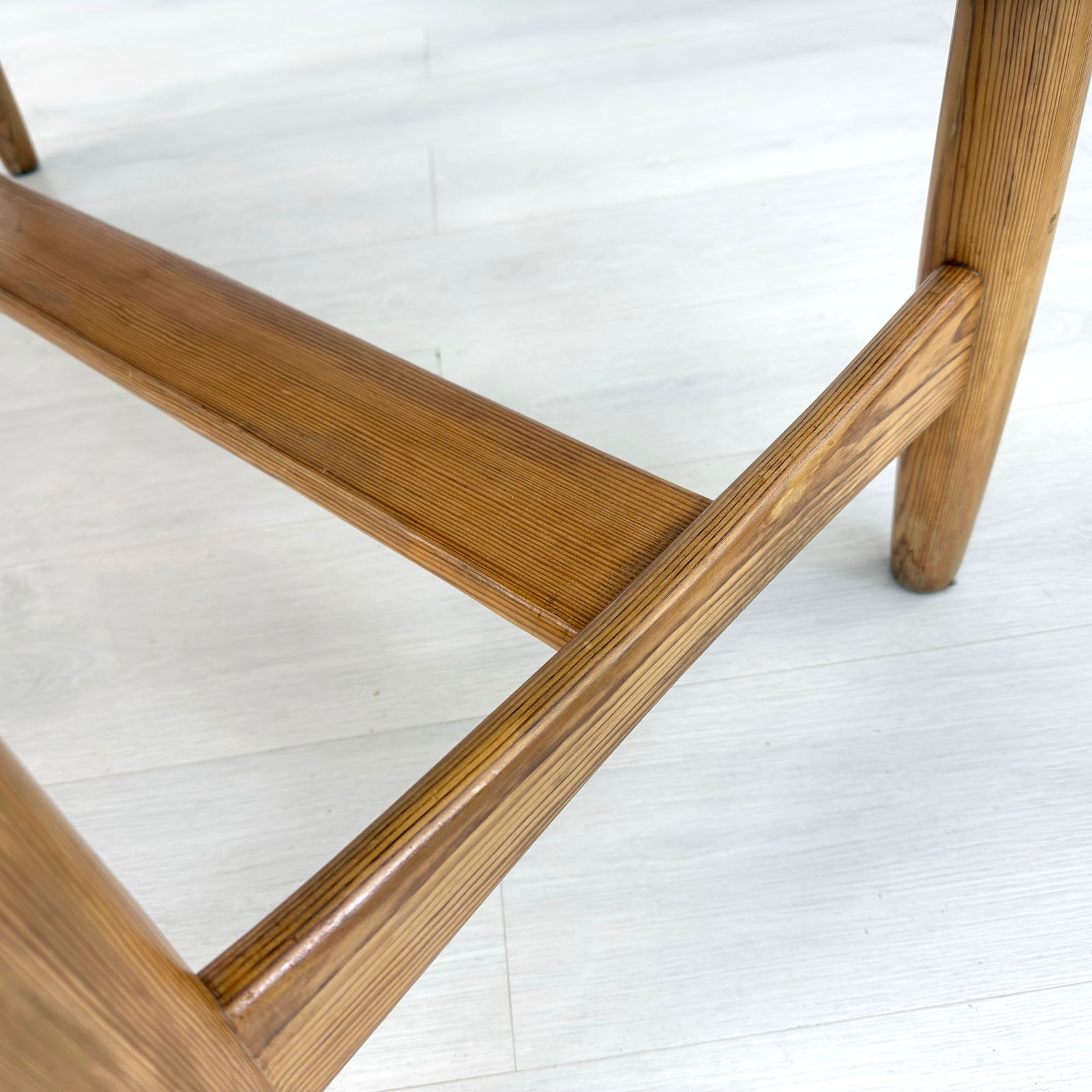 SCANDINAVIAN PINE COFFEE TABLE - 8