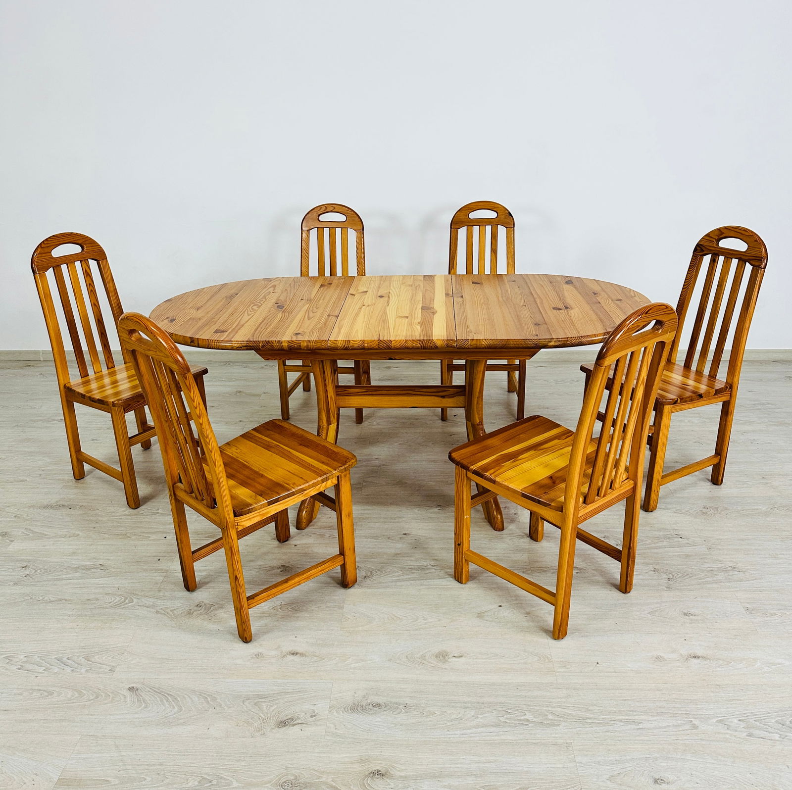 RAINER DAUMILLER EXTENDABLE DINING TABLE - 11