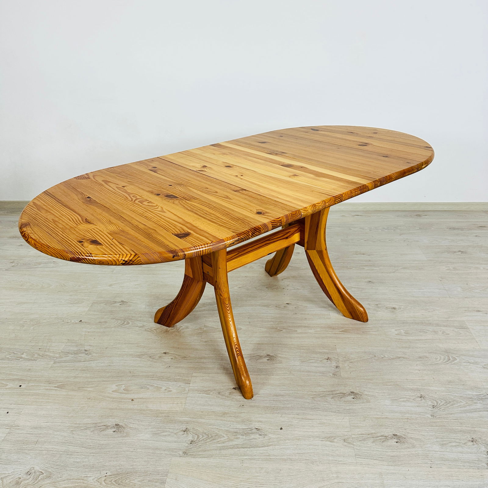 RAINER DAUMILLER EXTENDABLE DINING TABLE - 6