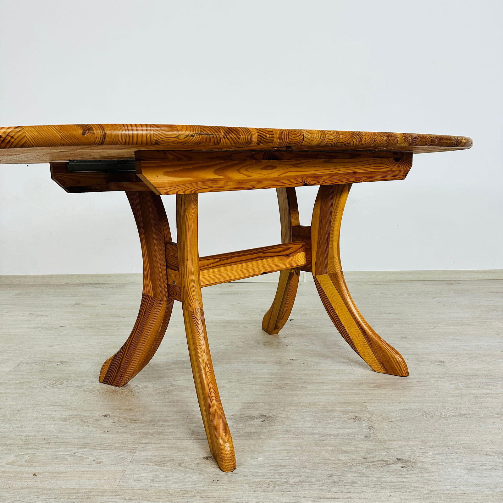 RAINER DAUMILLER EXTENDABLE DINING TABLE - 8