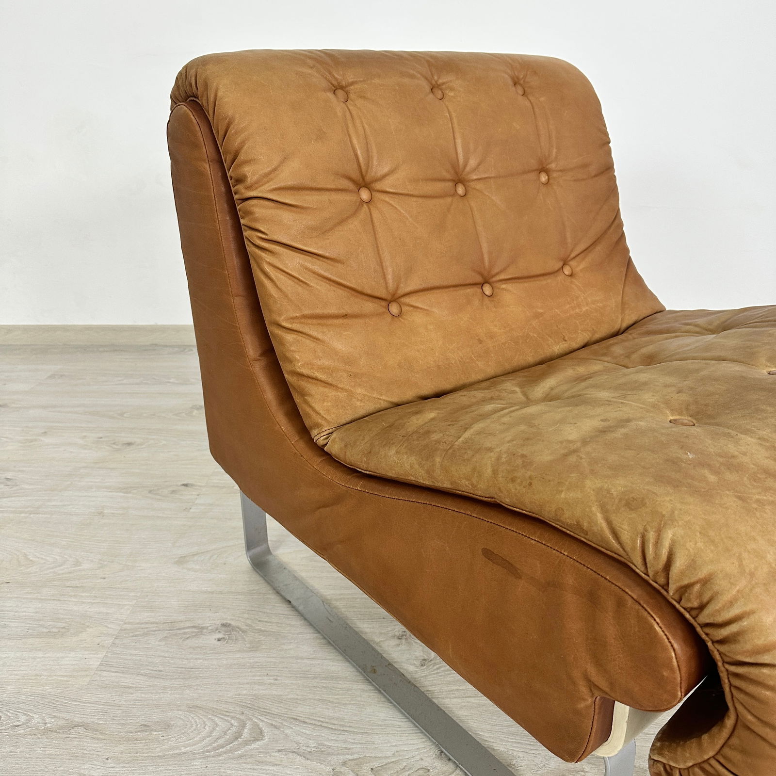 ITALIAN MODULAR LEATHER SOFA - 16