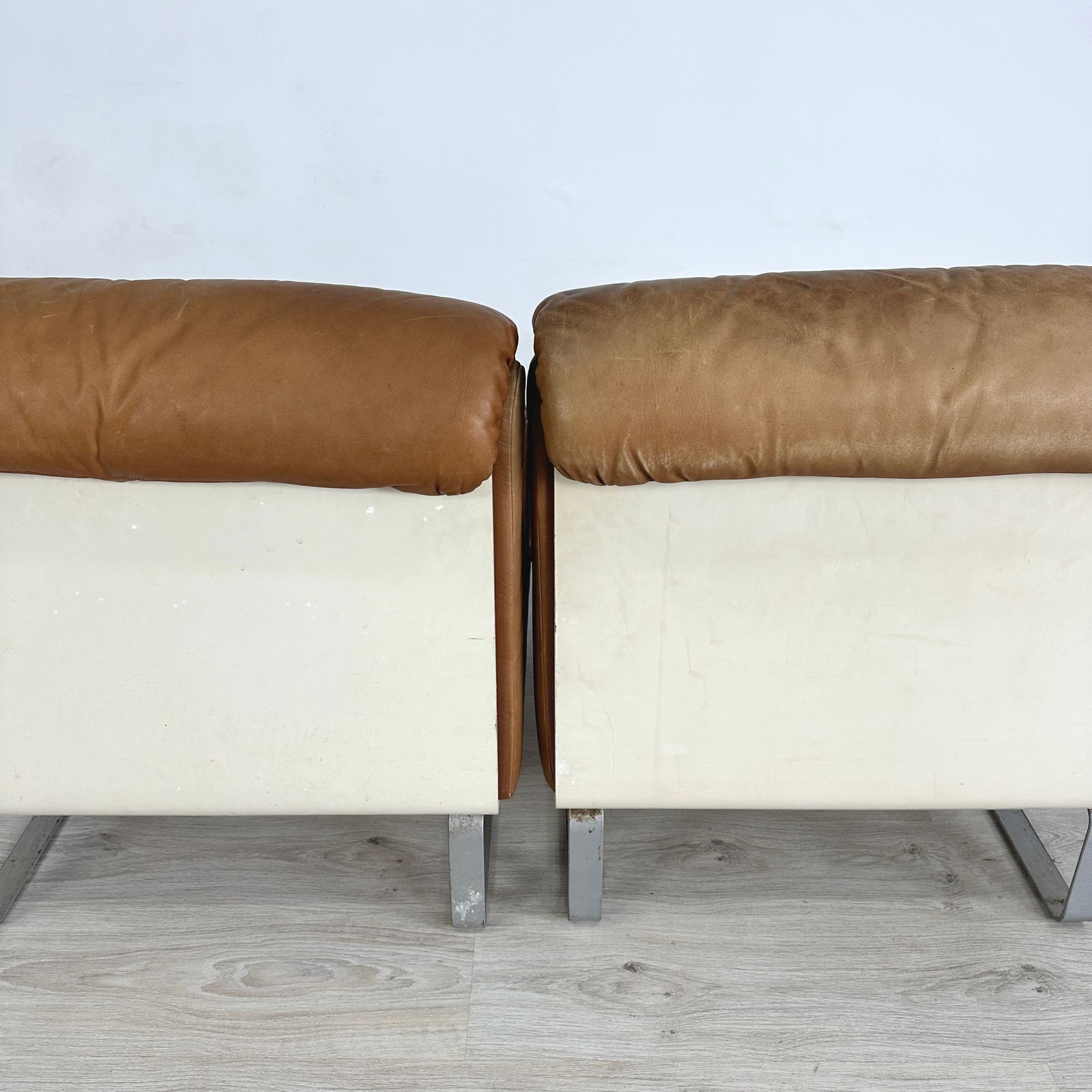 ITALIAN MODULAR LEATHER SOFA - 19