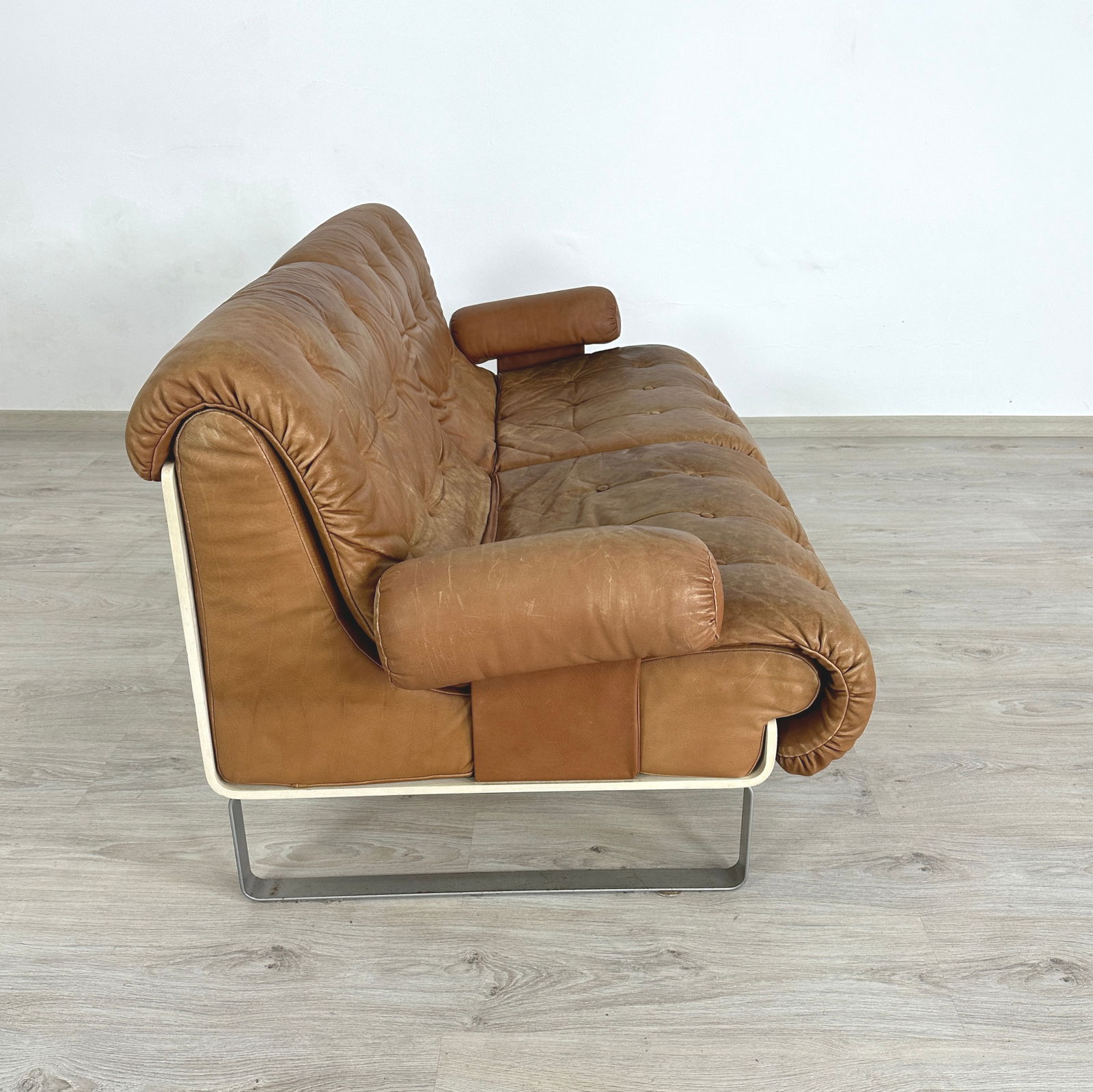 ITALIAN MODULAR LEATHER SOFA - 4