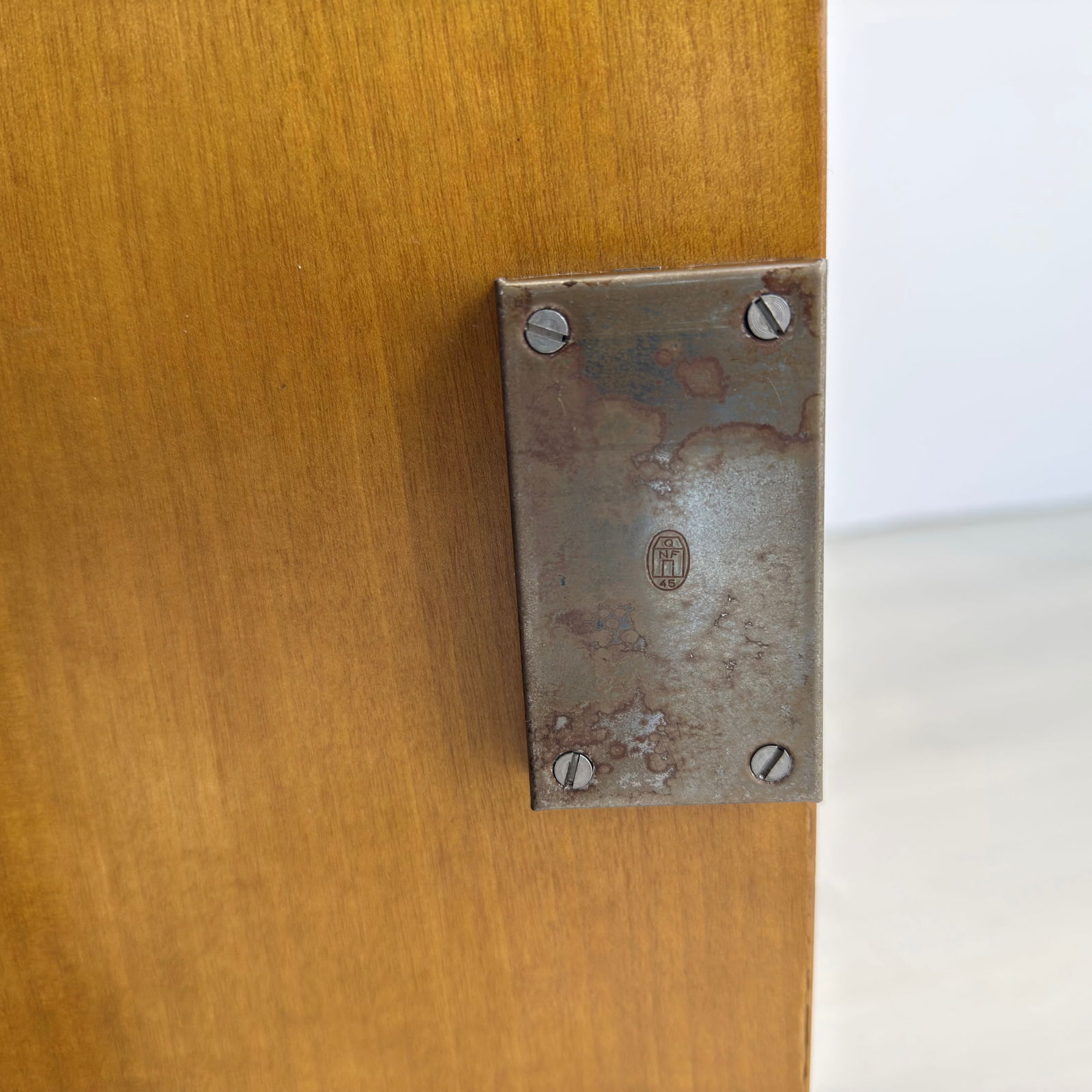 FRENCH BEDSIDE TABLES, A PAIR - 9