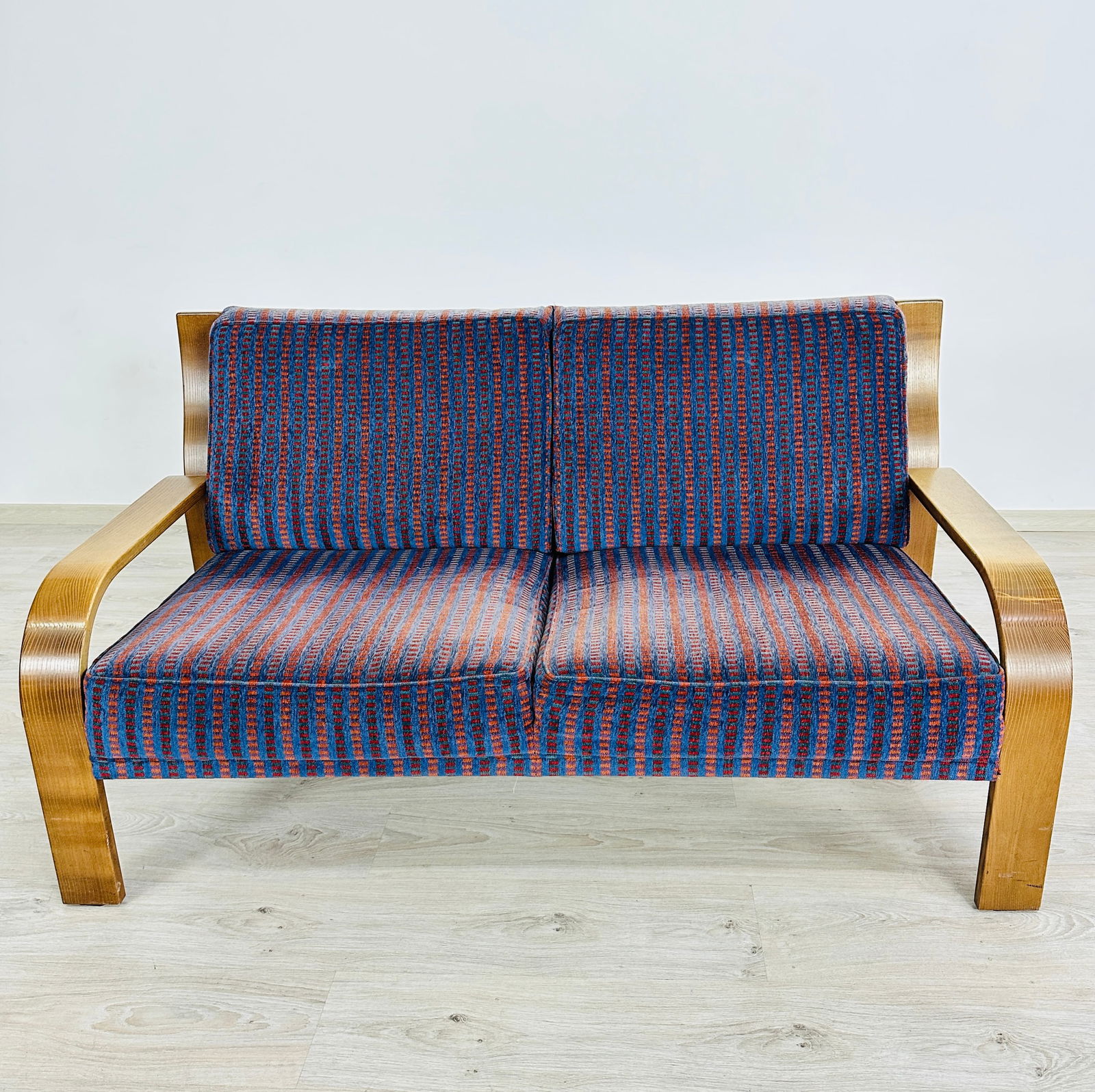 WALTER KNOLL TWO-SEATER SOFA - 2