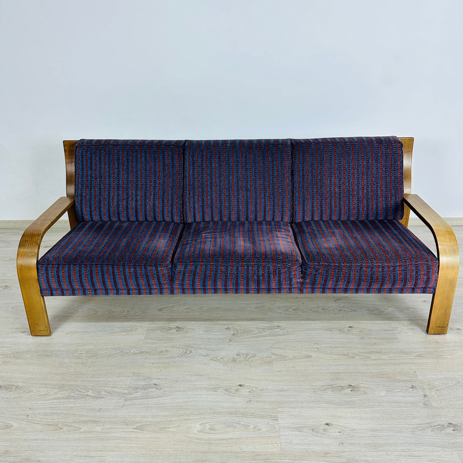 WALTER KNOLL THREE-SEATER SOFA - 2