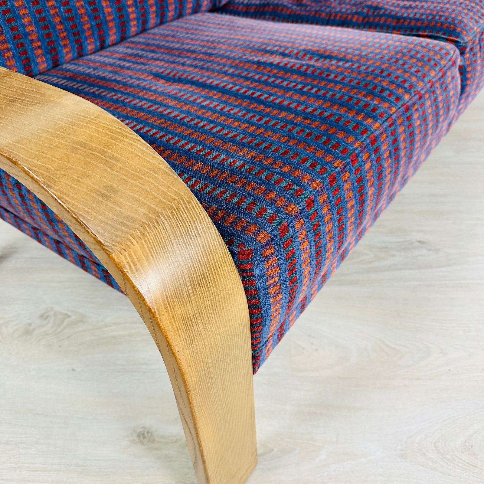 WALTER KNOLL THREE-SEATER SOFA - 7