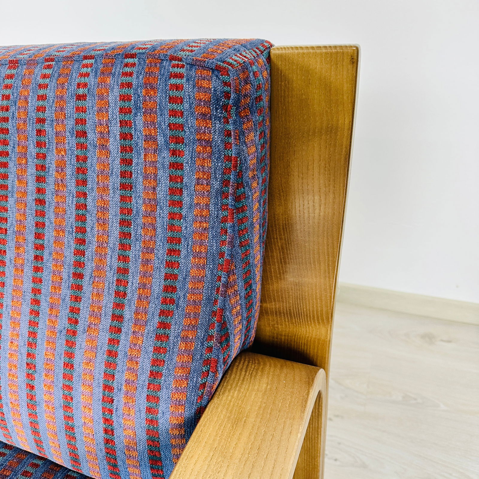 WALTER KNOLL THREE-SEATER SOFA - 8