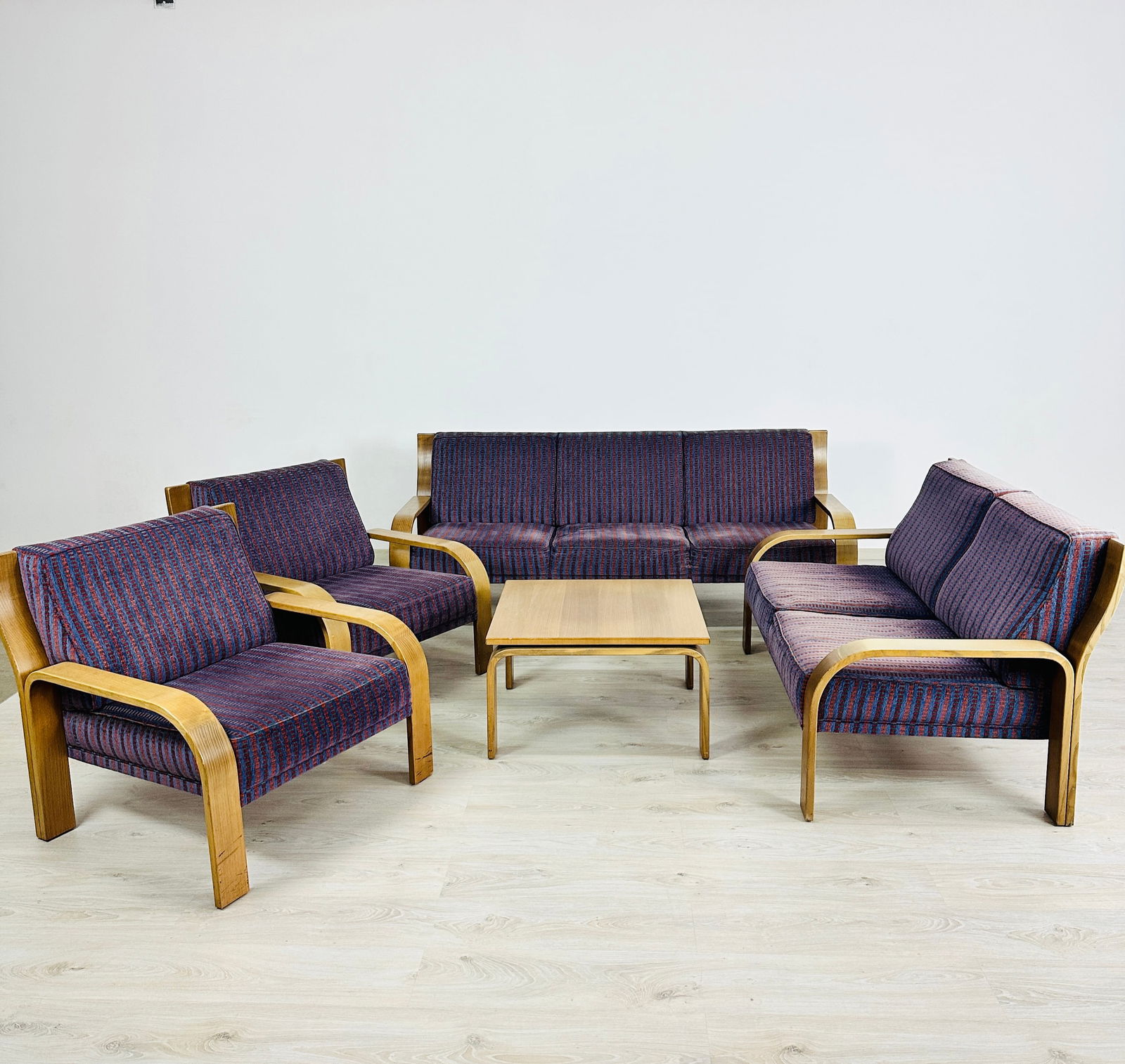 WALTER KNOLL THREE-SEATER SOFA - 9